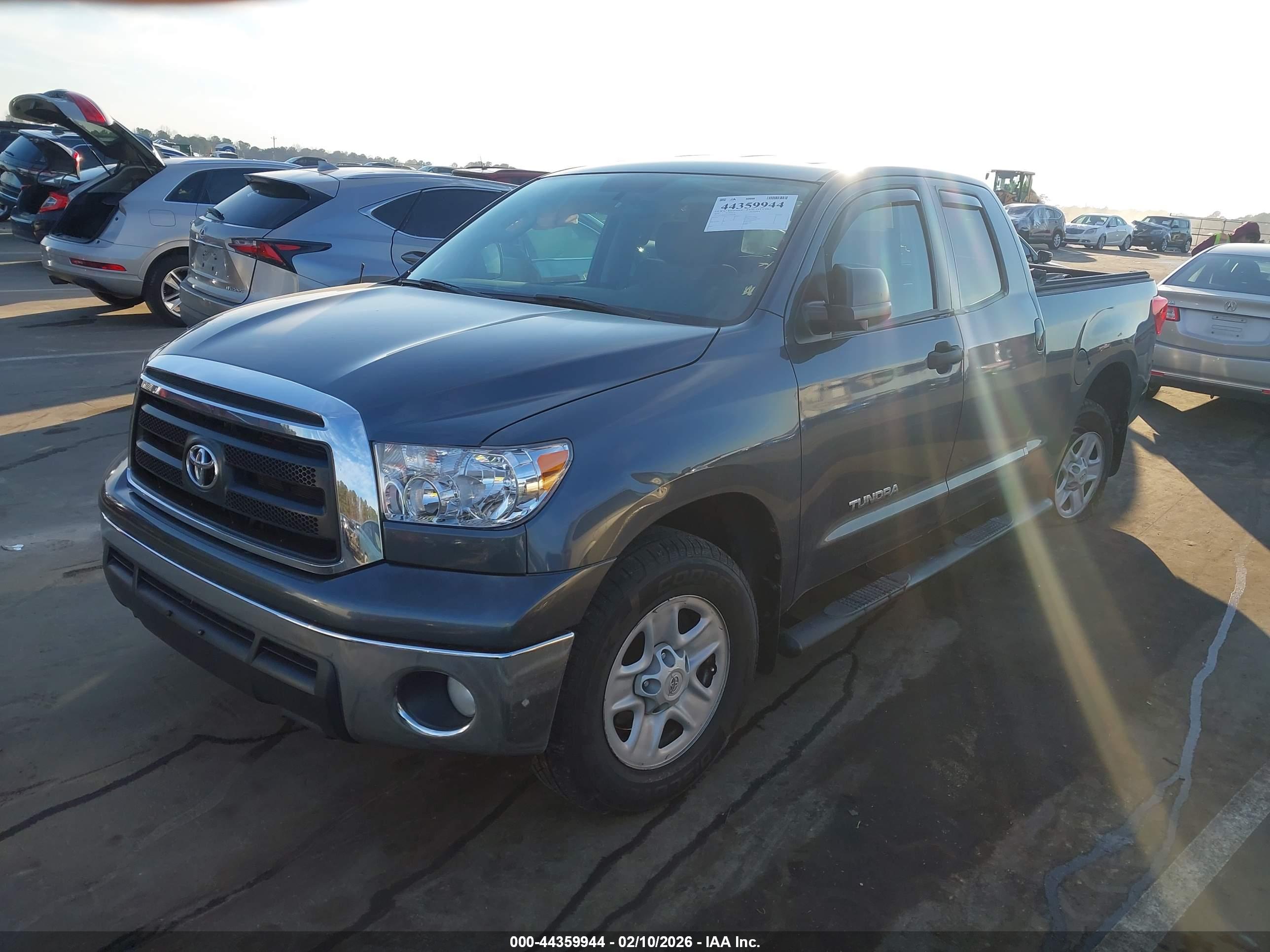TOYOTA TUNDRA image 2