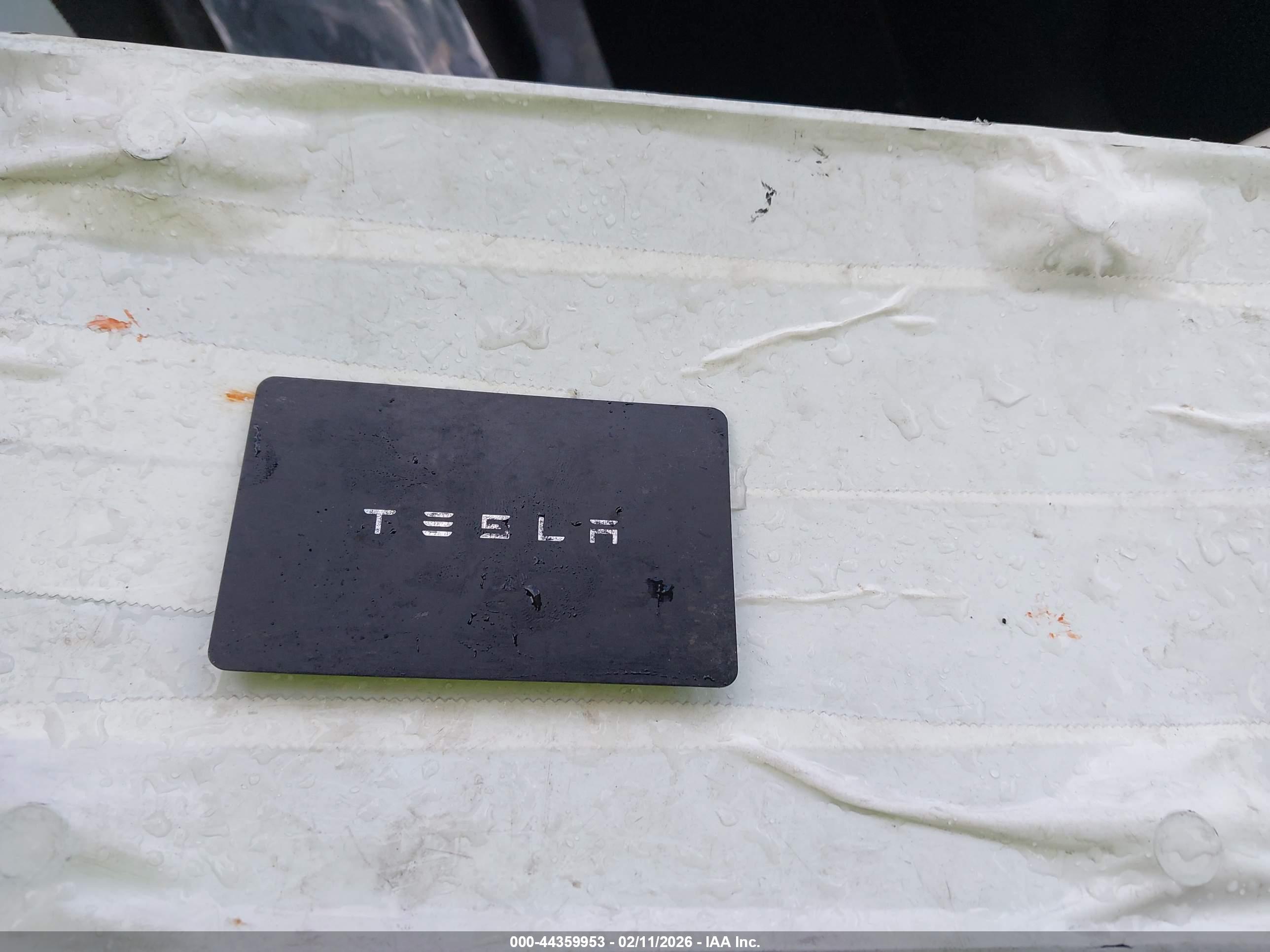 TESLA MODEL image 11