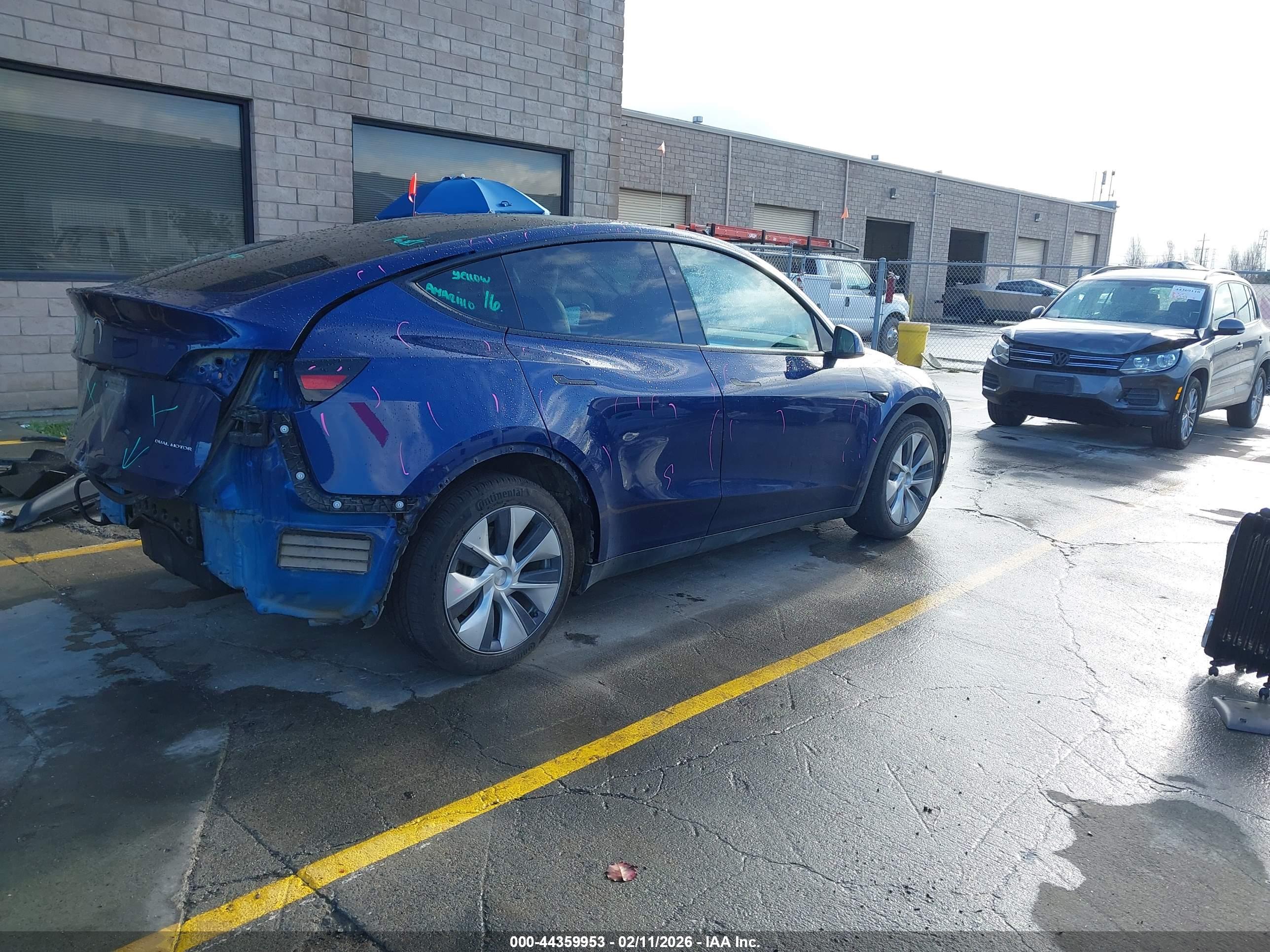 TESLA MODEL image 4