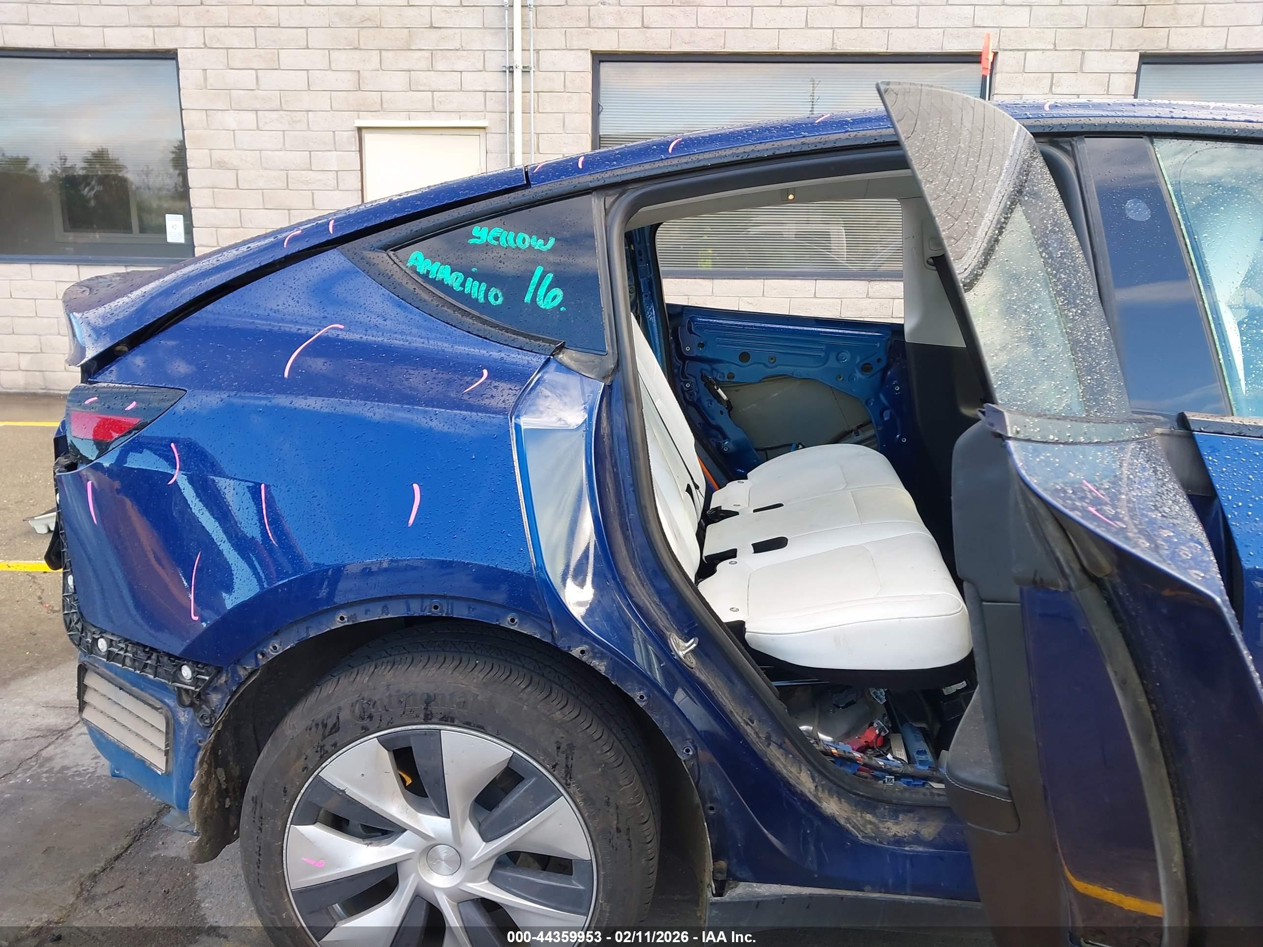 TESLA MODEL image 8