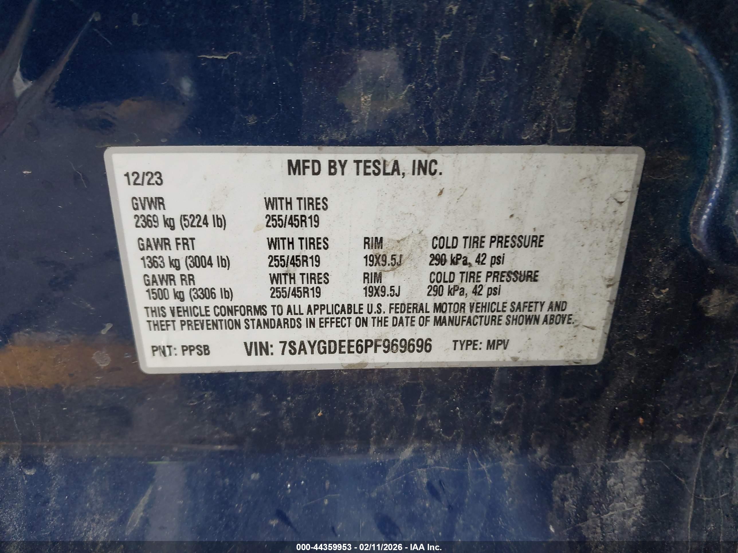 TESLA MODEL image 9