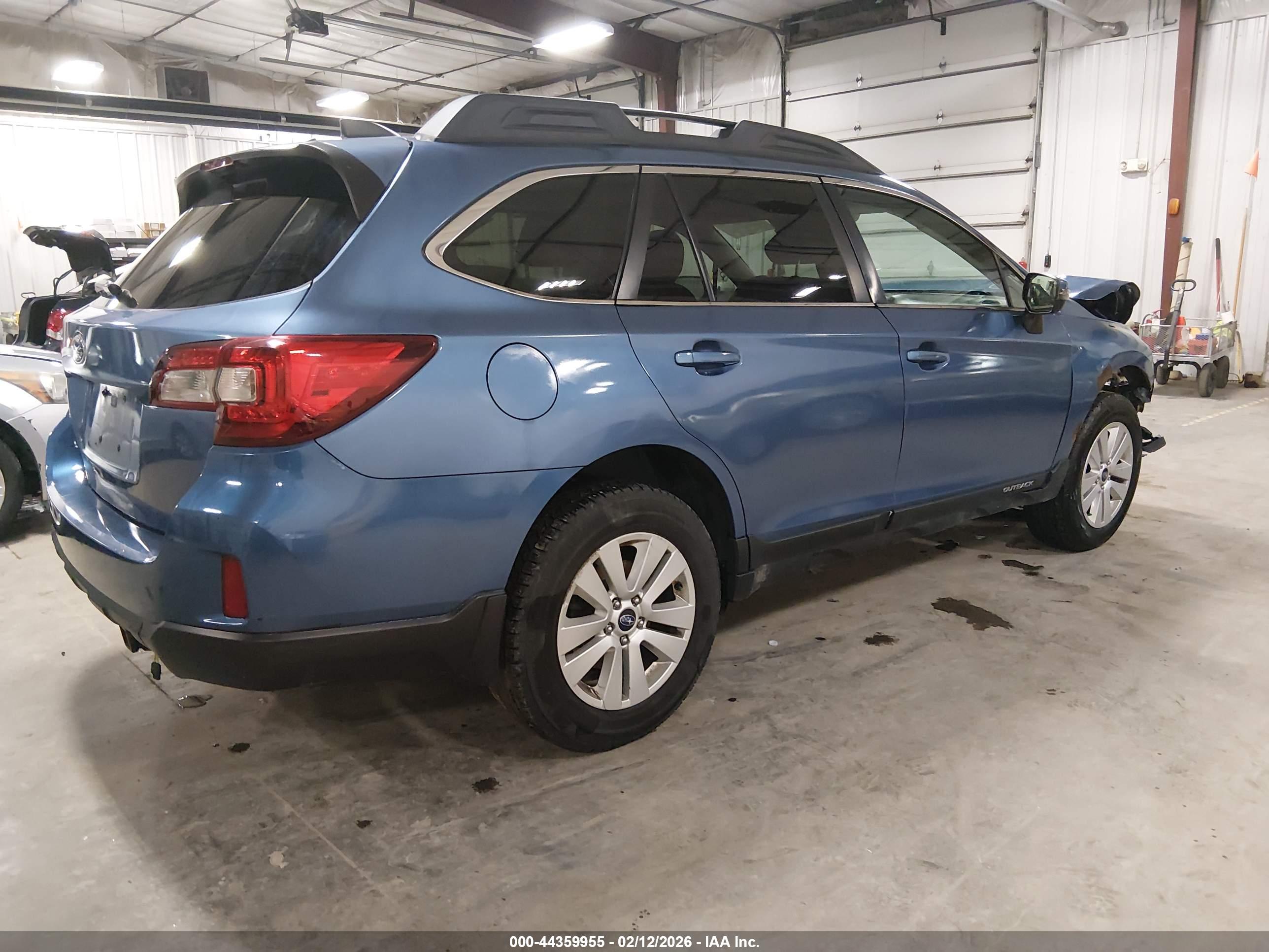 SUBARU OUTBACK image 4