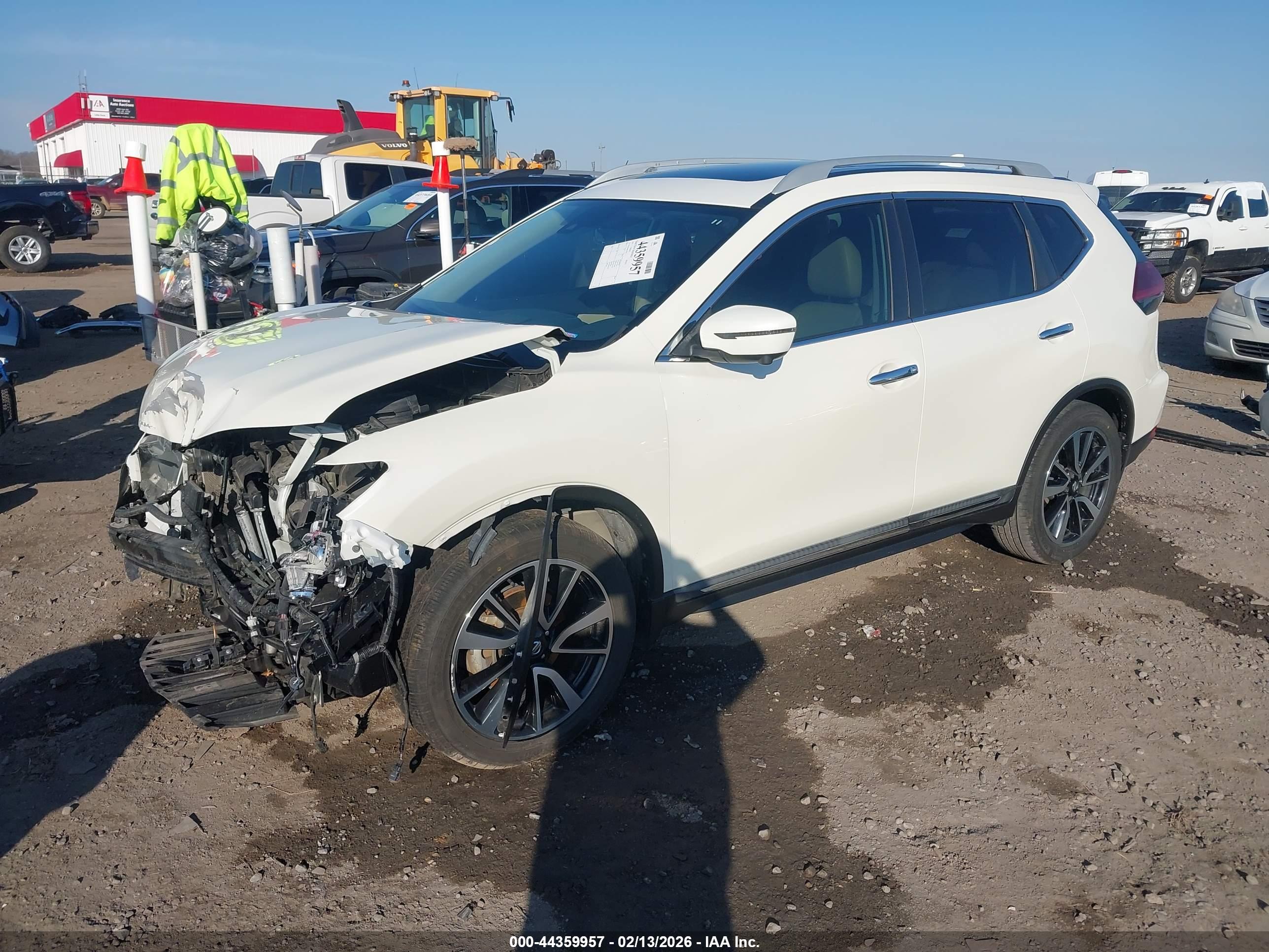 NISSAN ROGUE image 2