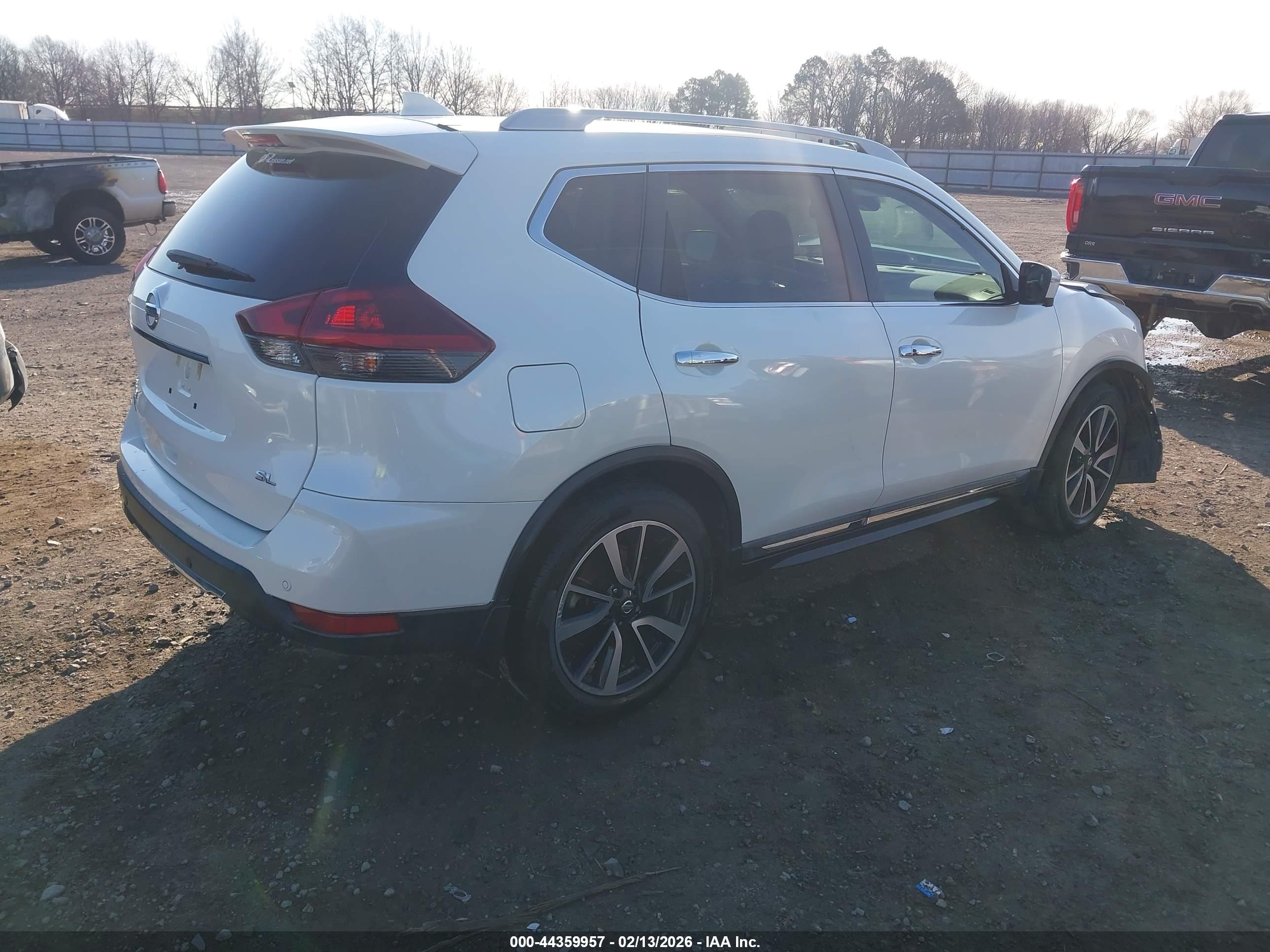 NISSAN ROGUE image 4