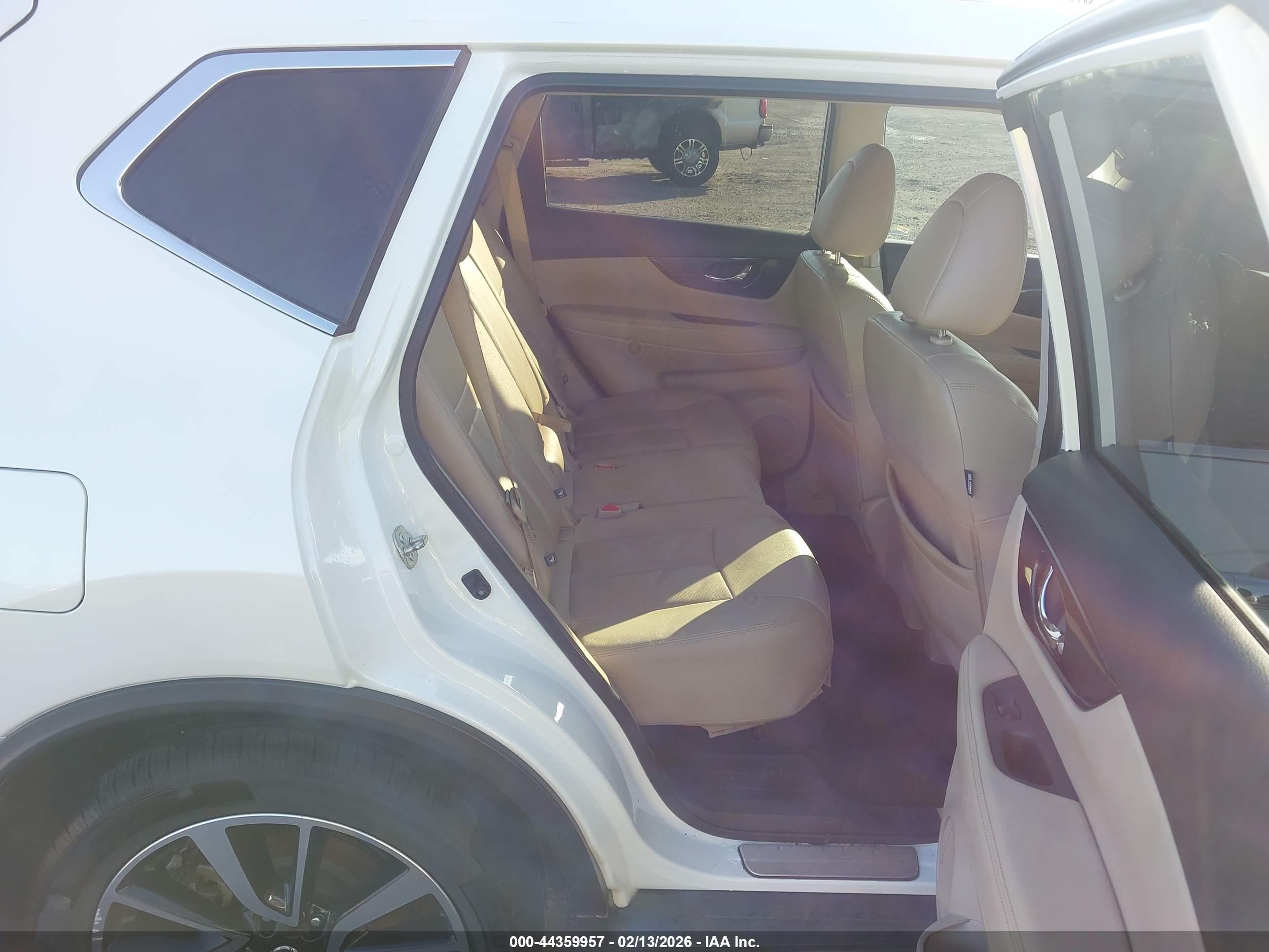 NISSAN ROGUE image 8