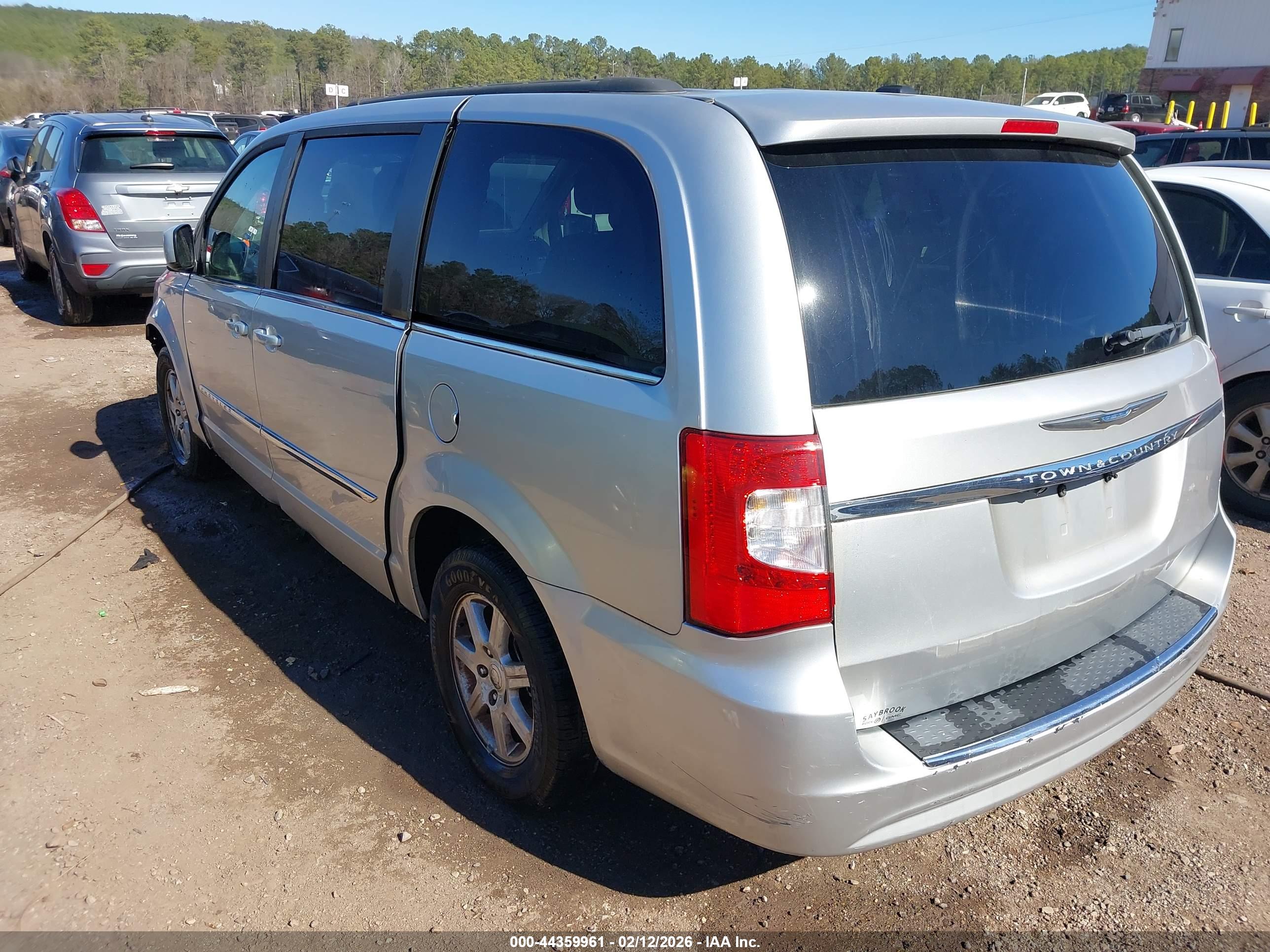 CHRYSLER TOWN image 3