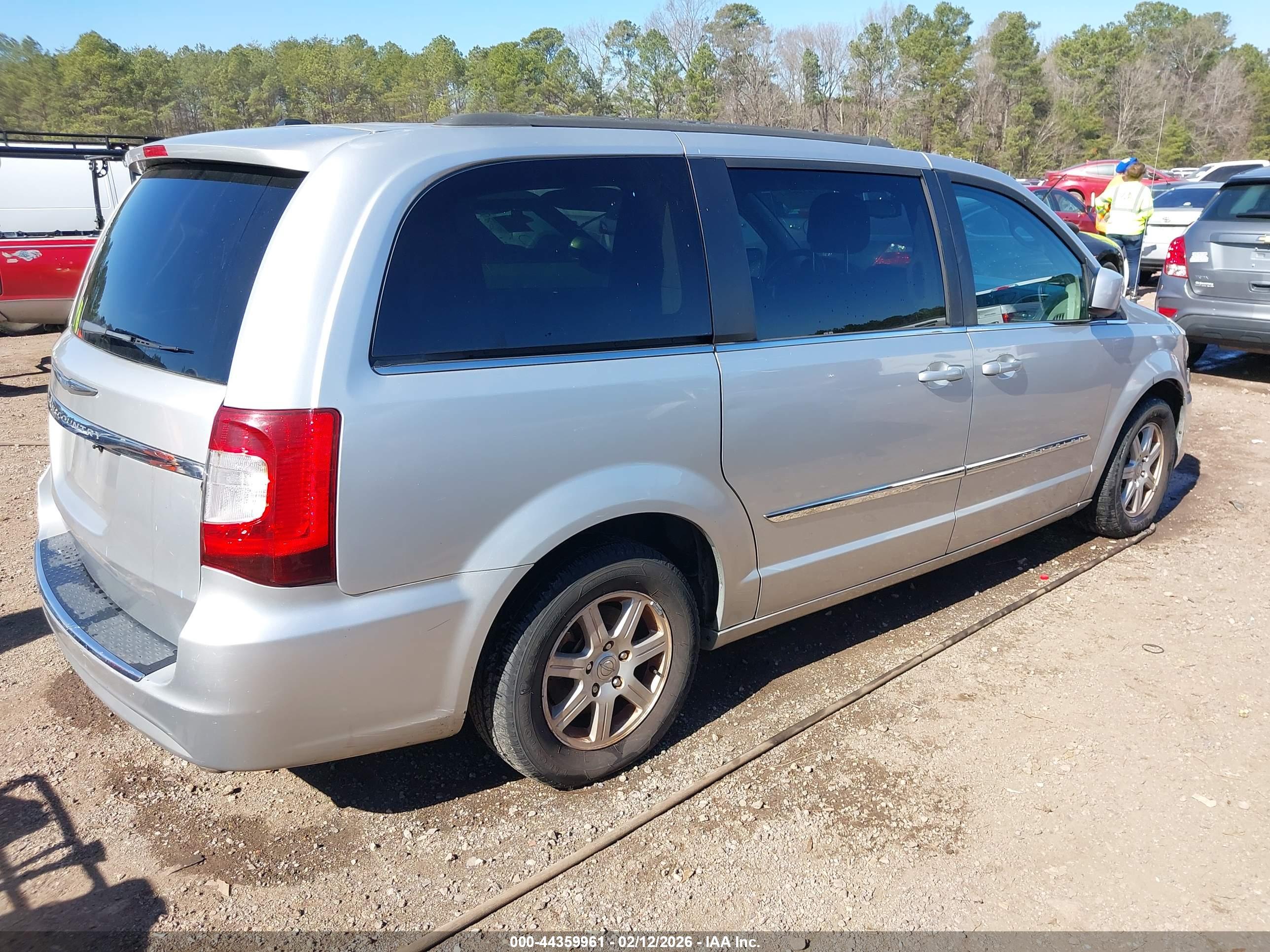 CHRYSLER TOWN image 4