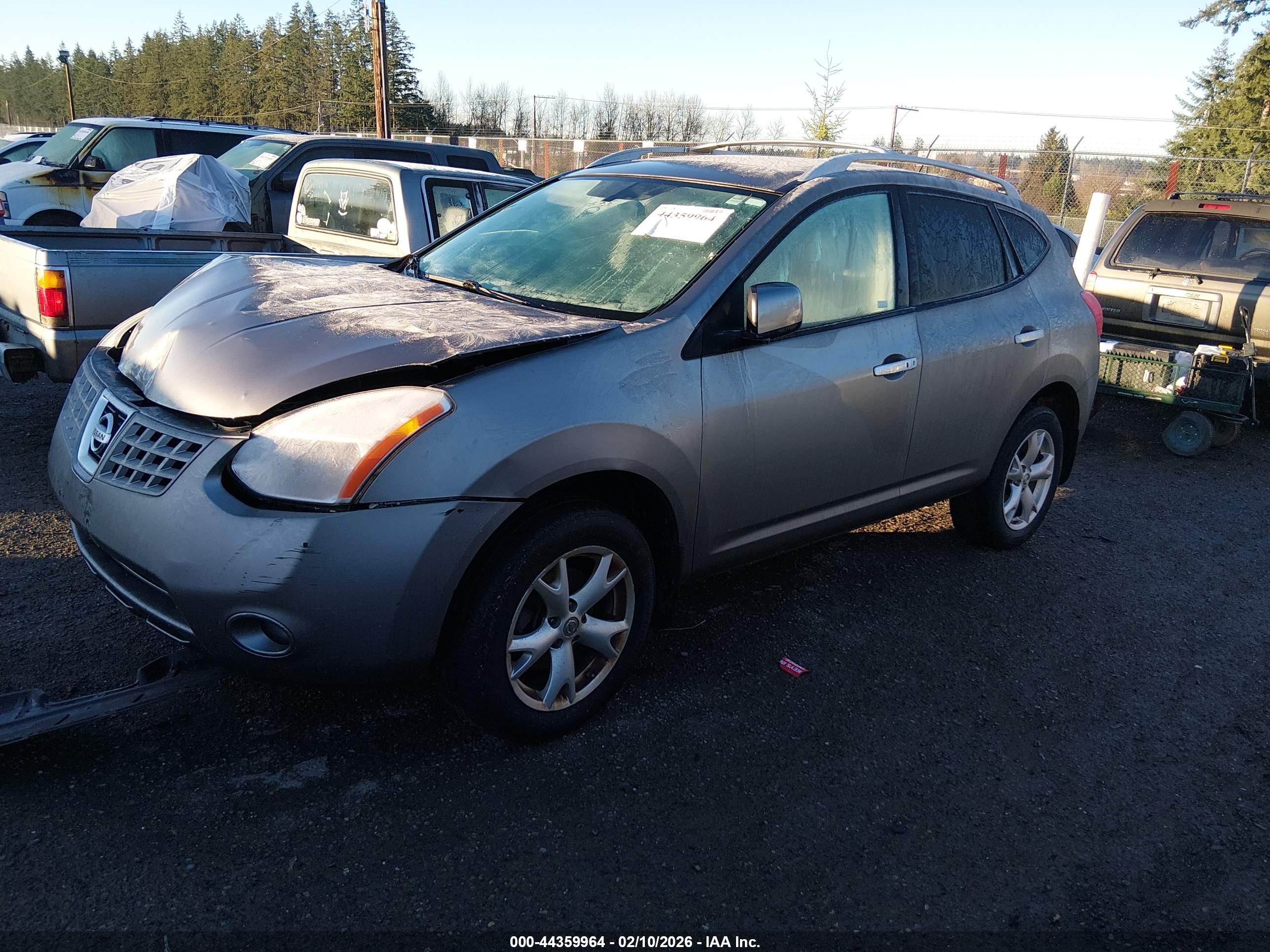NISSAN ROGUE image 2