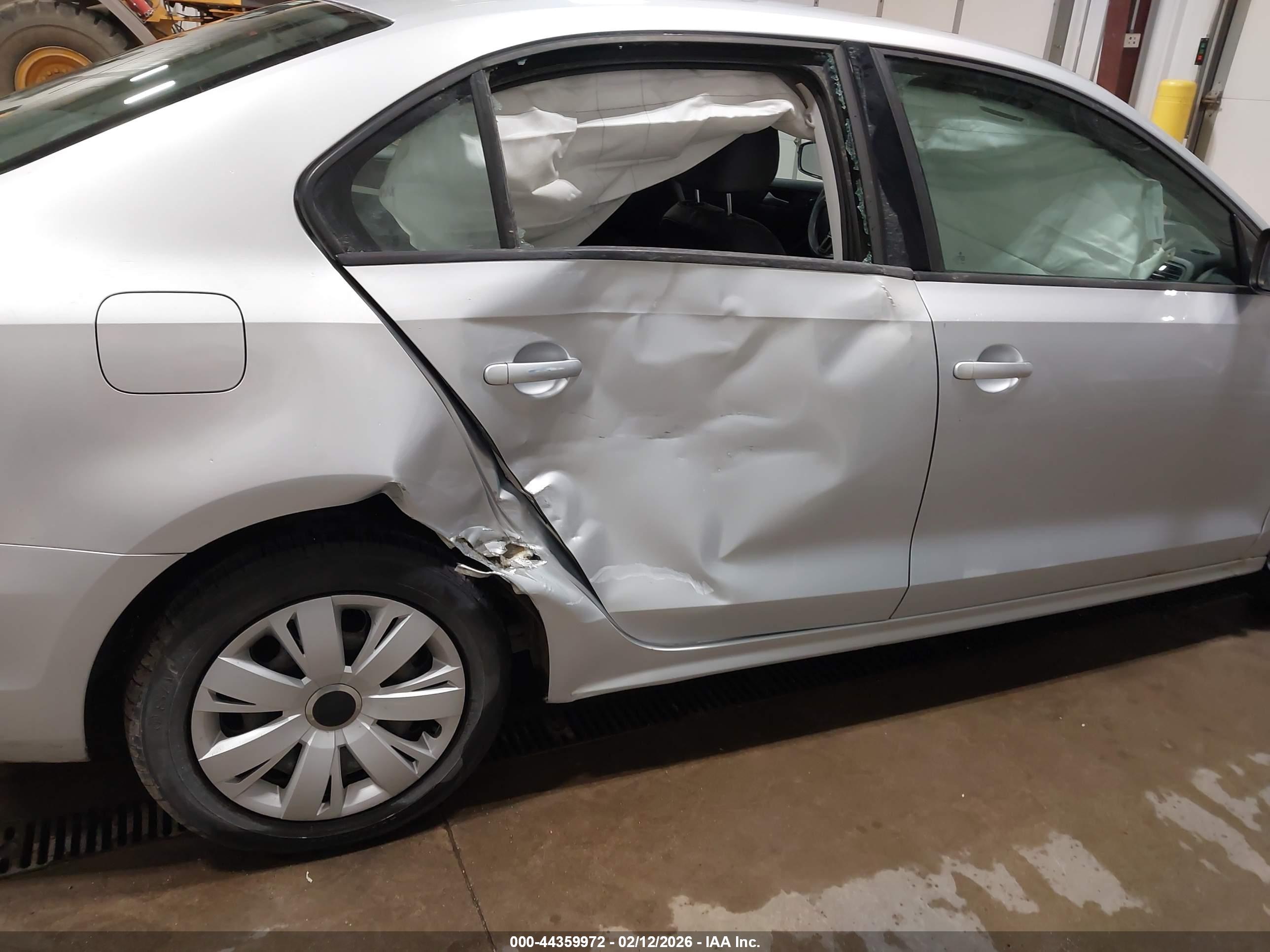 VOLKSWAGEN JETTA image 6