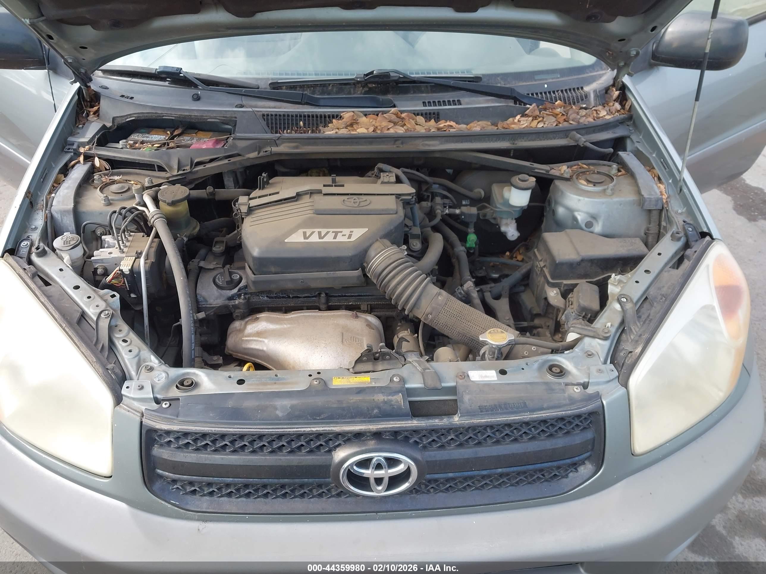 TOYOTA RAV4 image 10