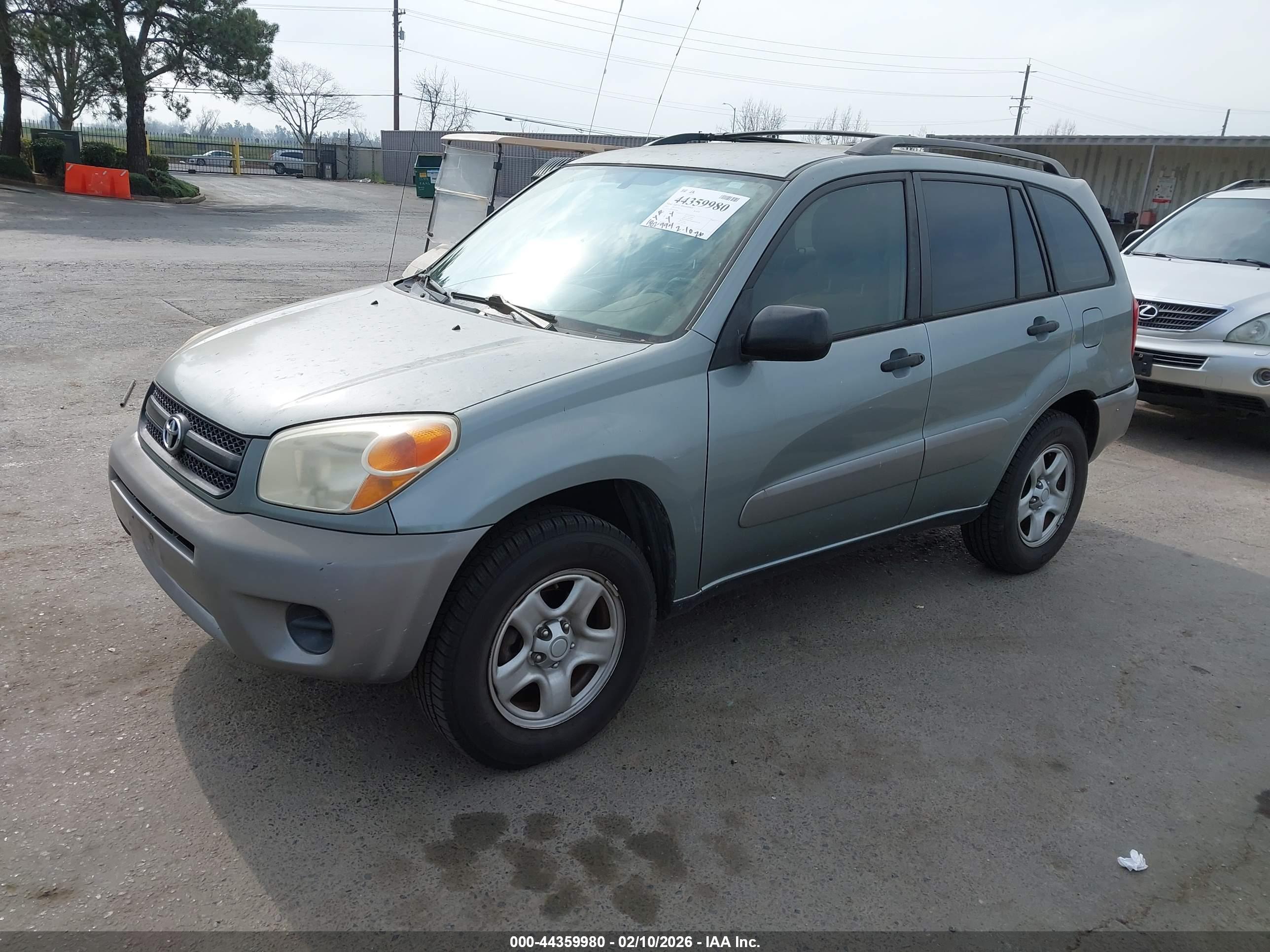 TOYOTA RAV4 image 2