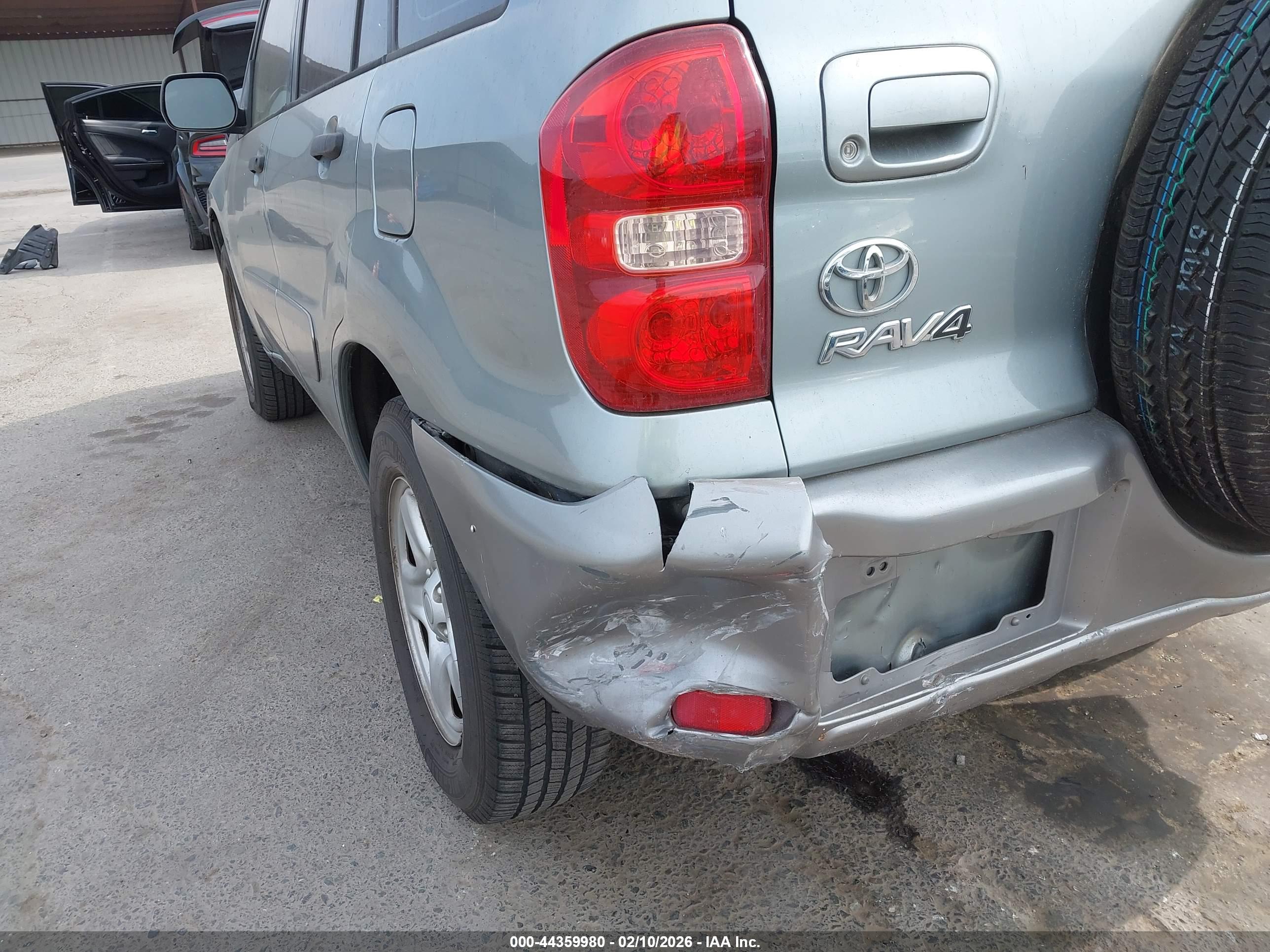 TOYOTA RAV4 image 6