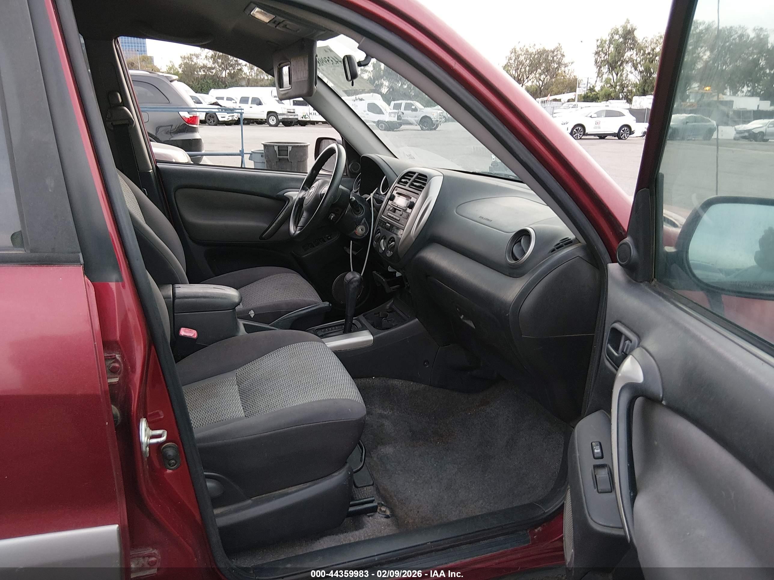 TOYOTA RAV4 image 5