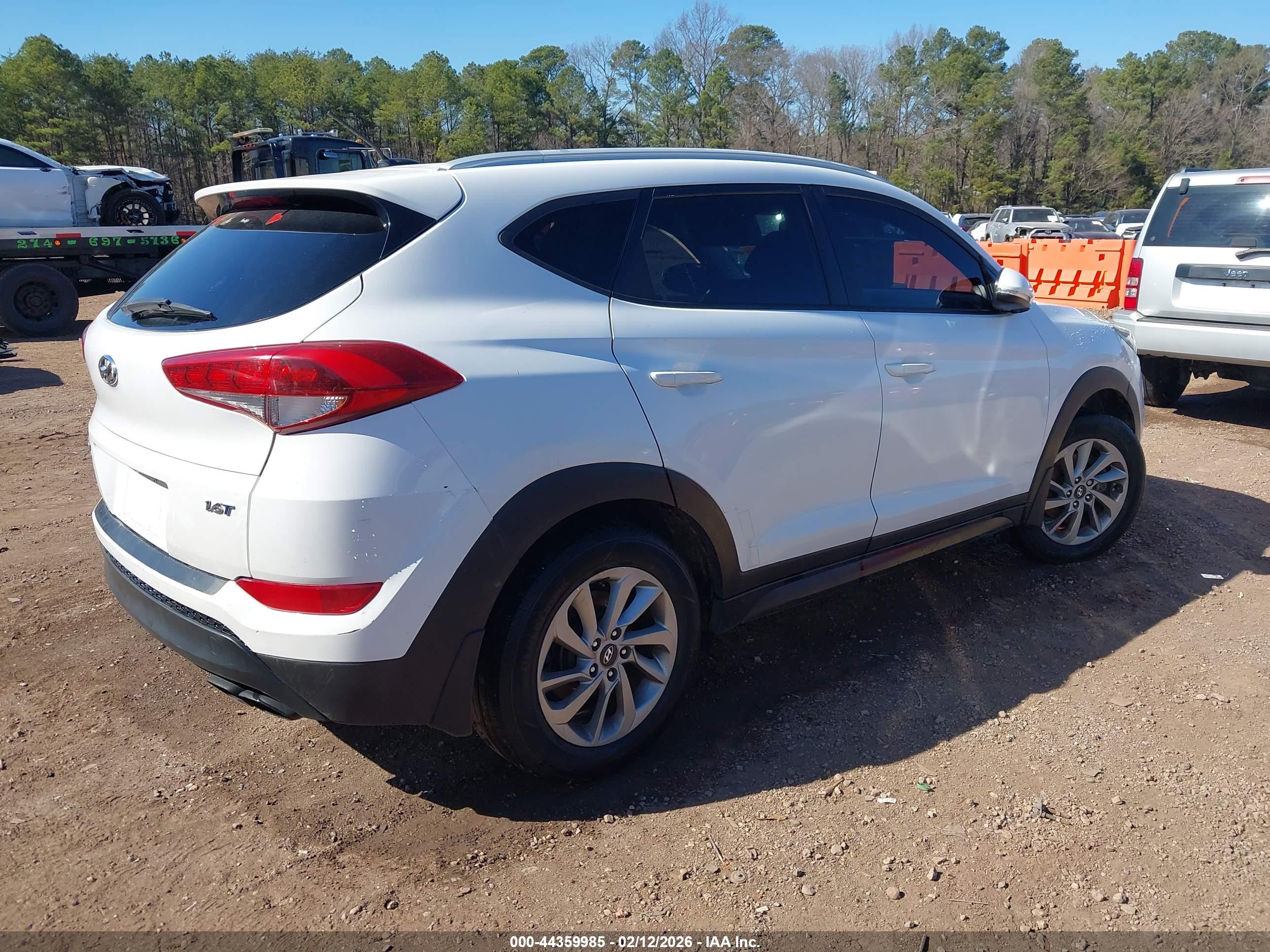 HYUNDAI TUCSON image 4