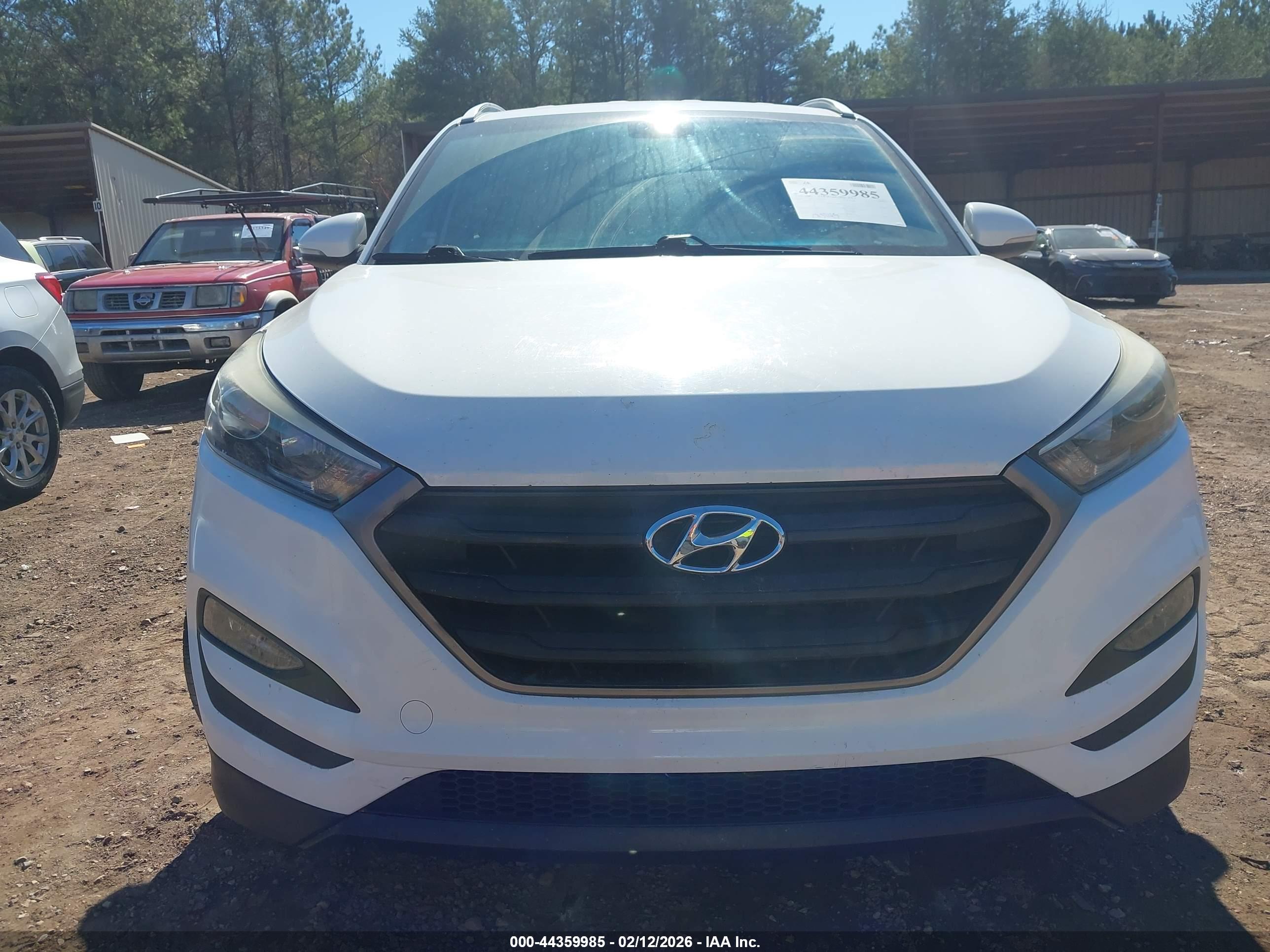HYUNDAI TUCSON image 6