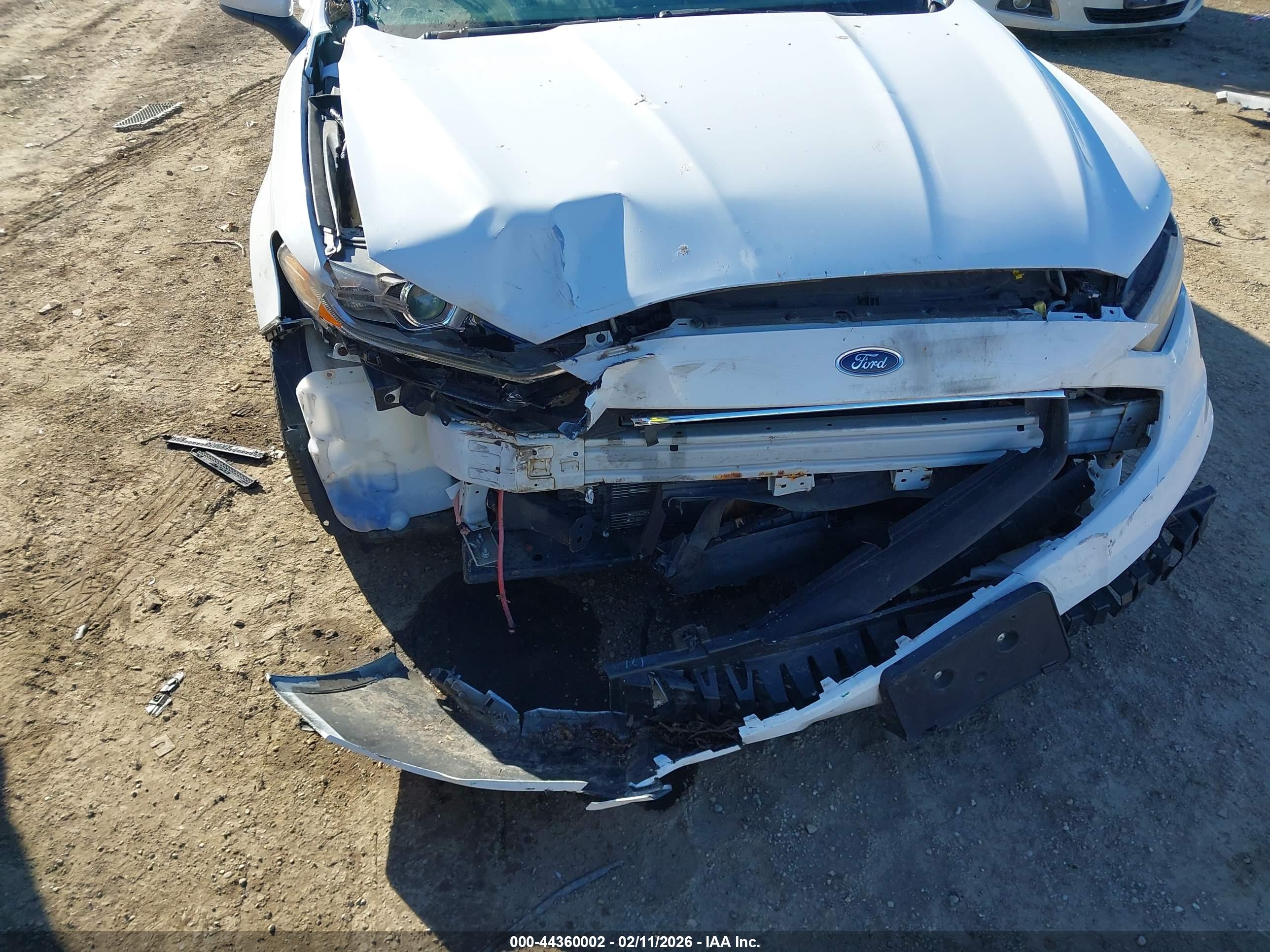 FORD FUSION image 6