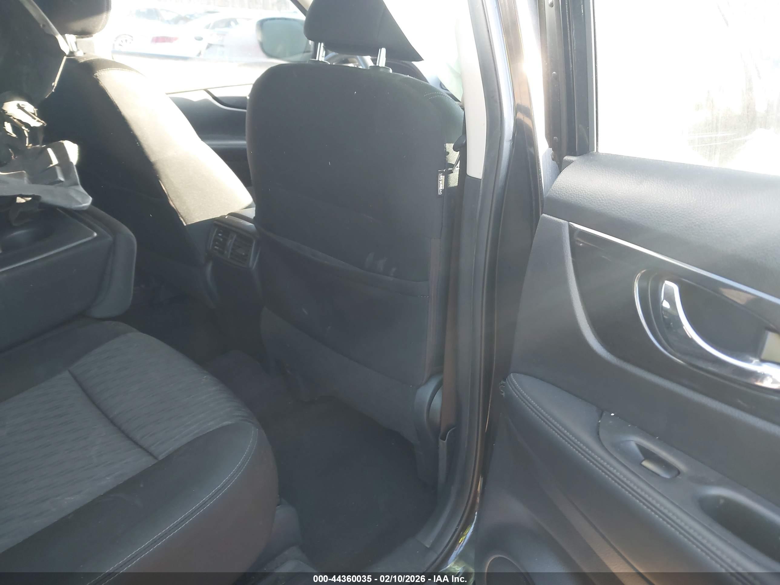 NISSAN ROGUE image 8