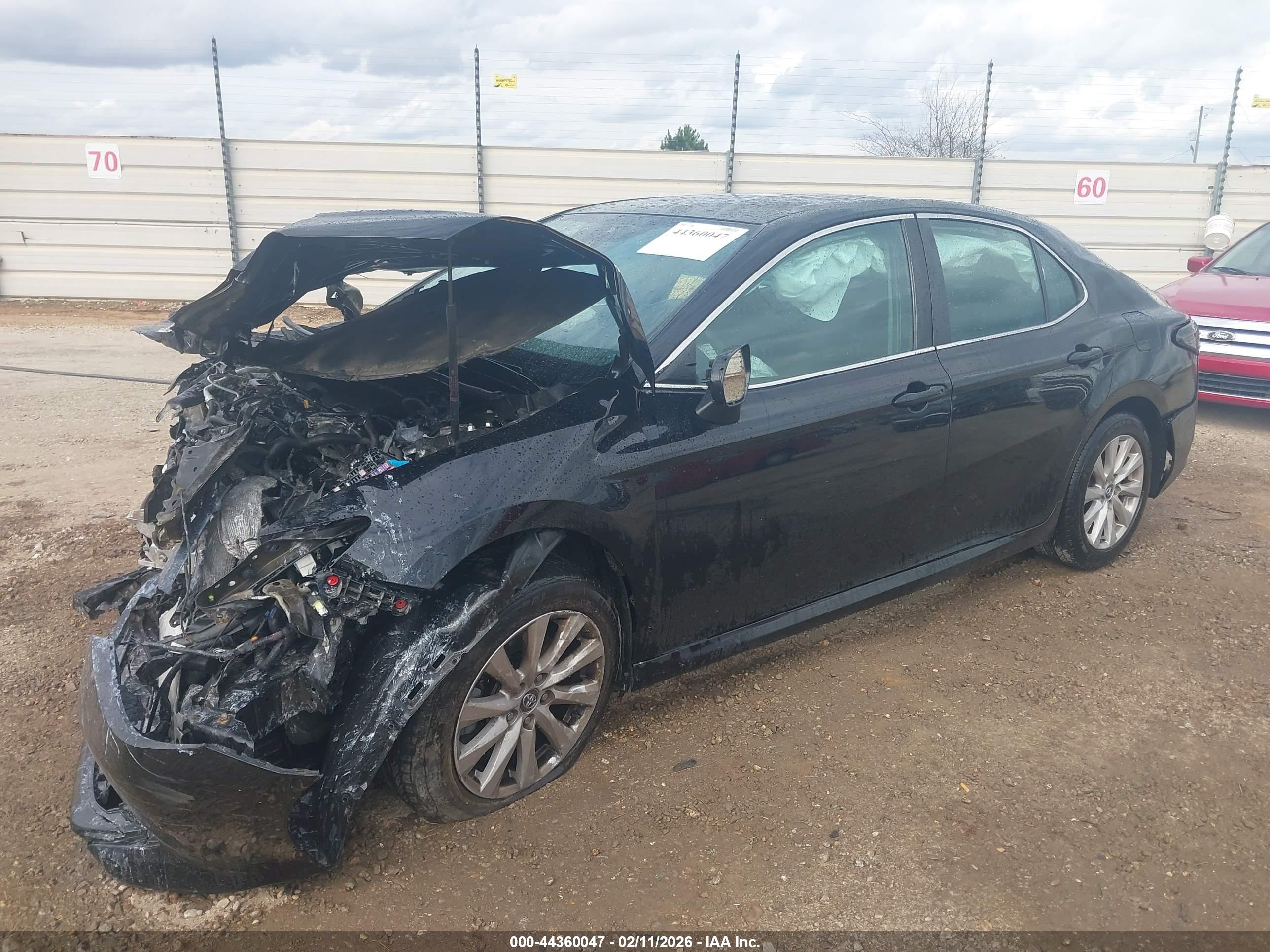 TOYOTA CAMRY image 2