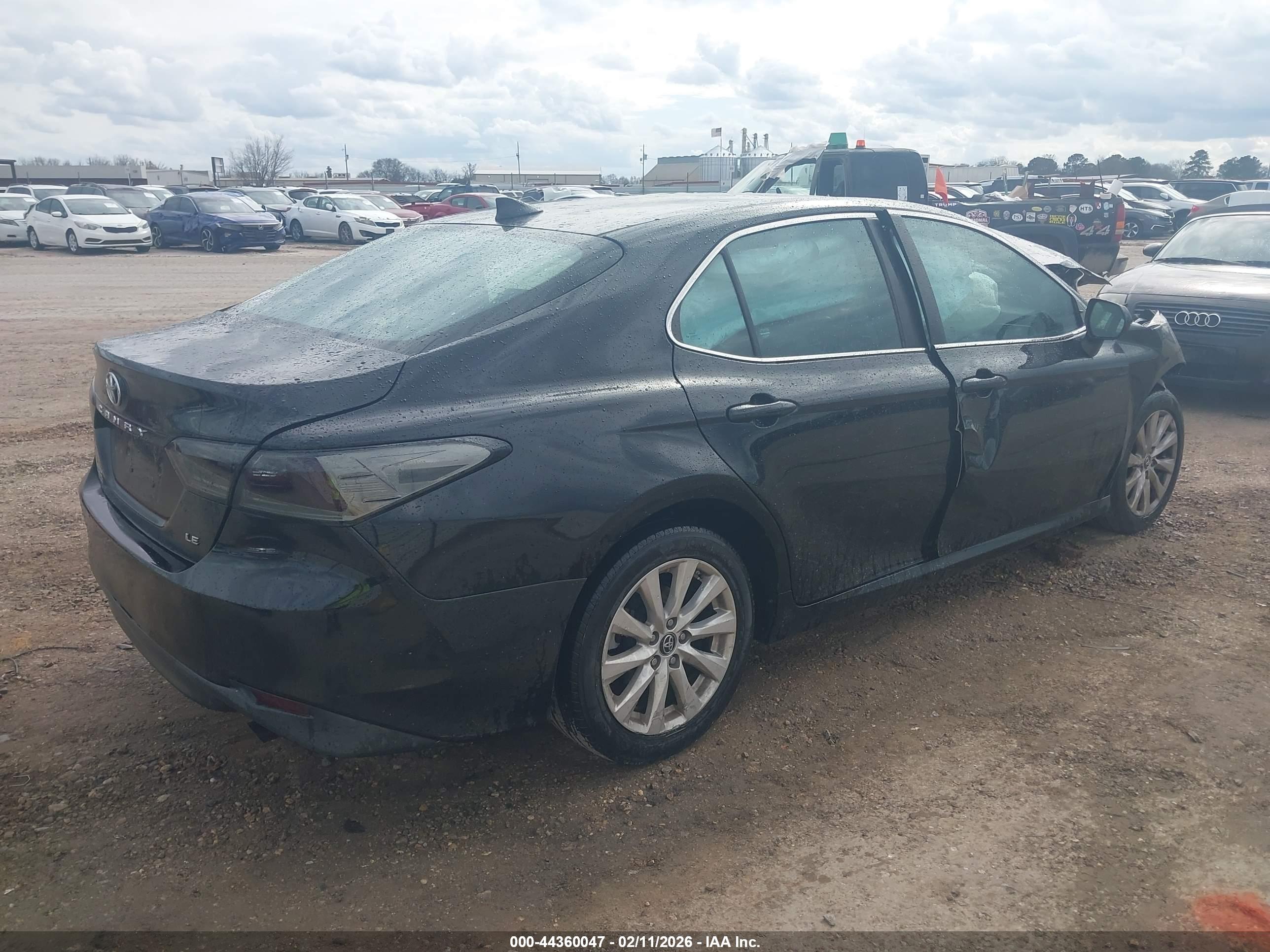 TOYOTA CAMRY image 4