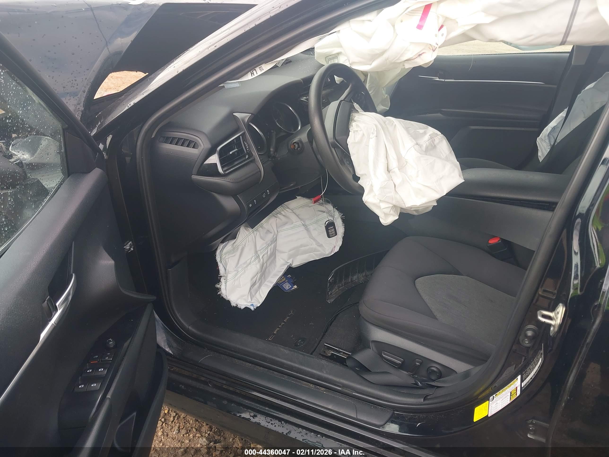 TOYOTA CAMRY image 5