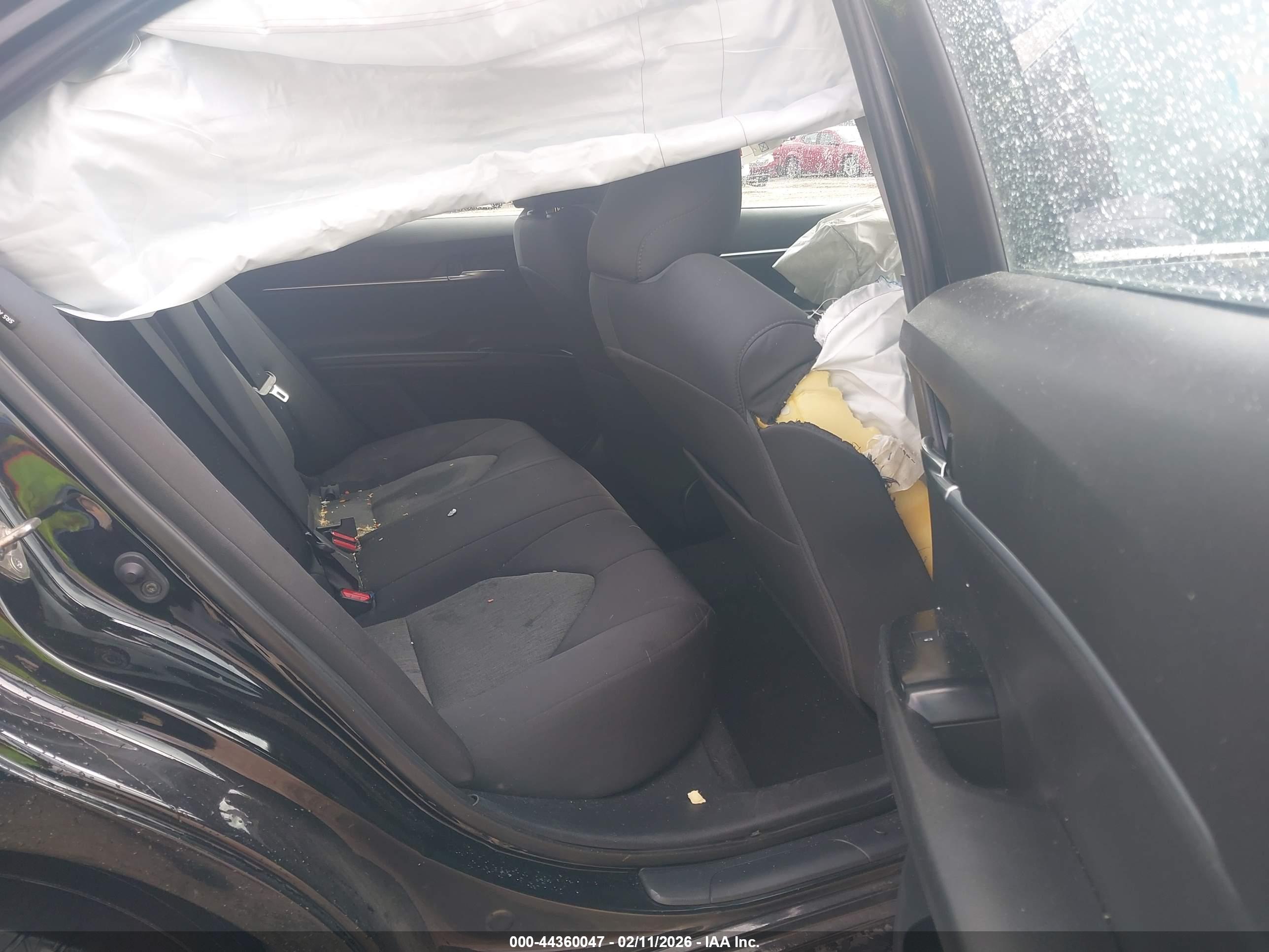 TOYOTA CAMRY image 8