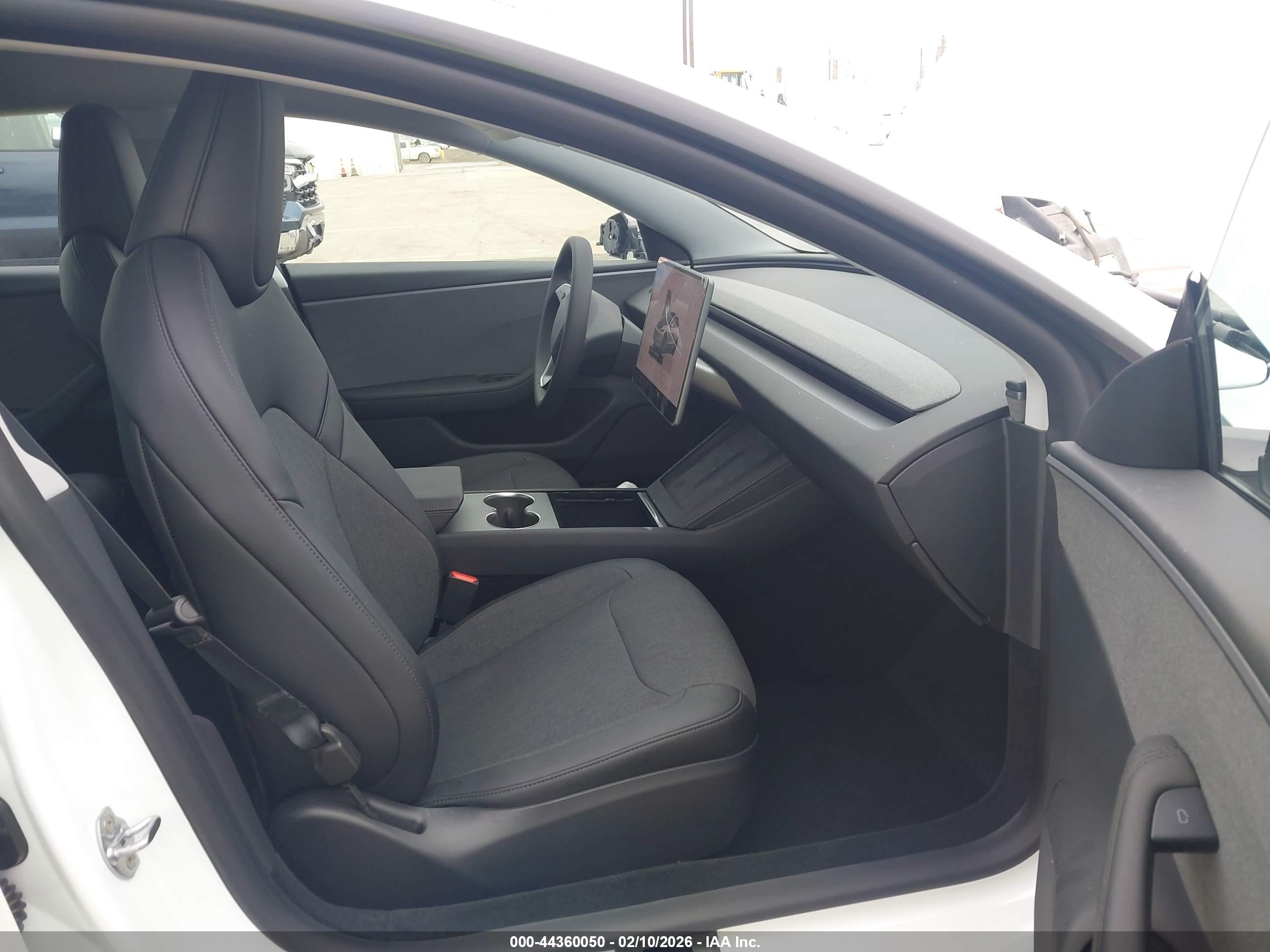 TESLA MODEL image 5