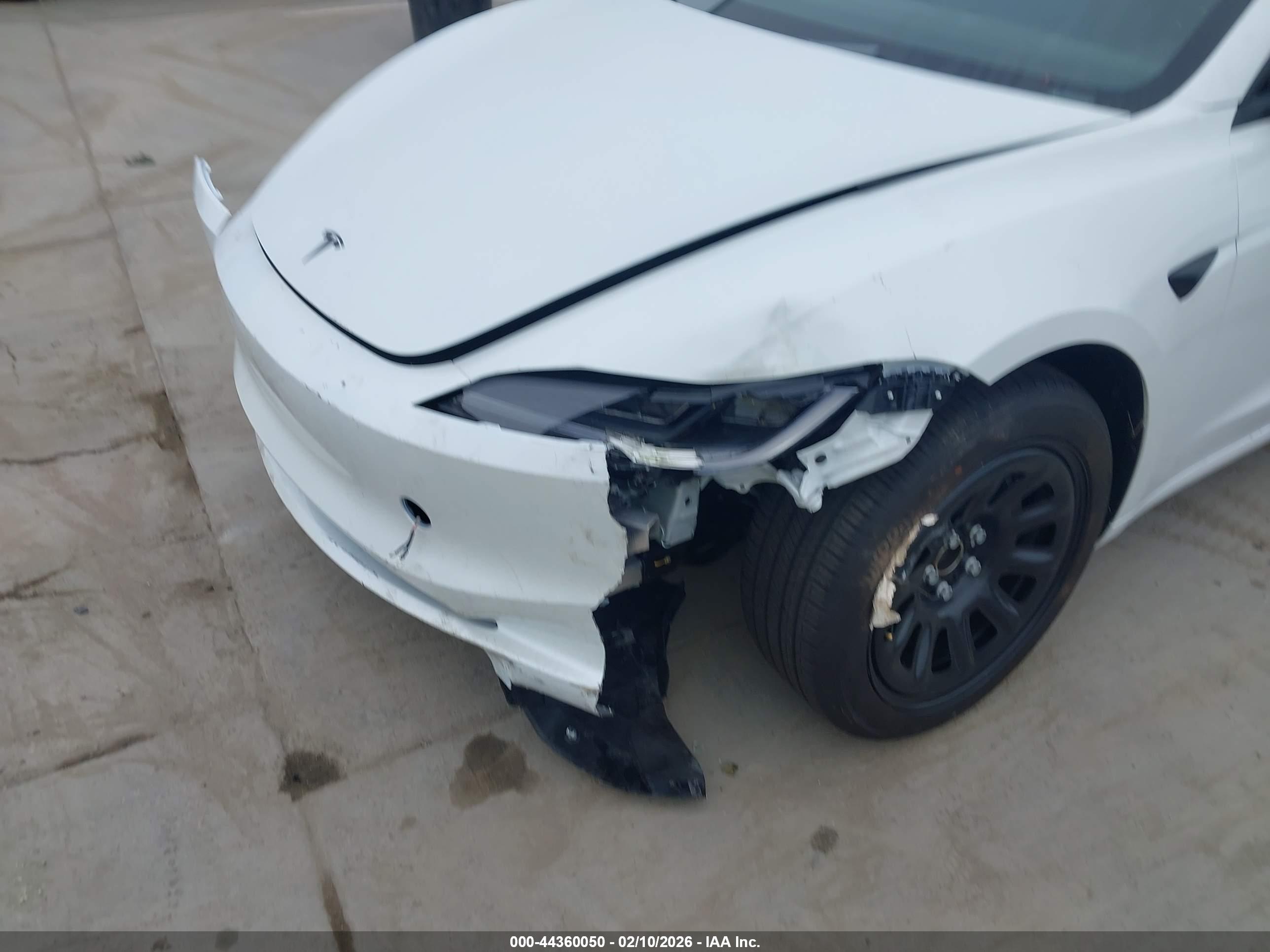TESLA MODEL image 6
