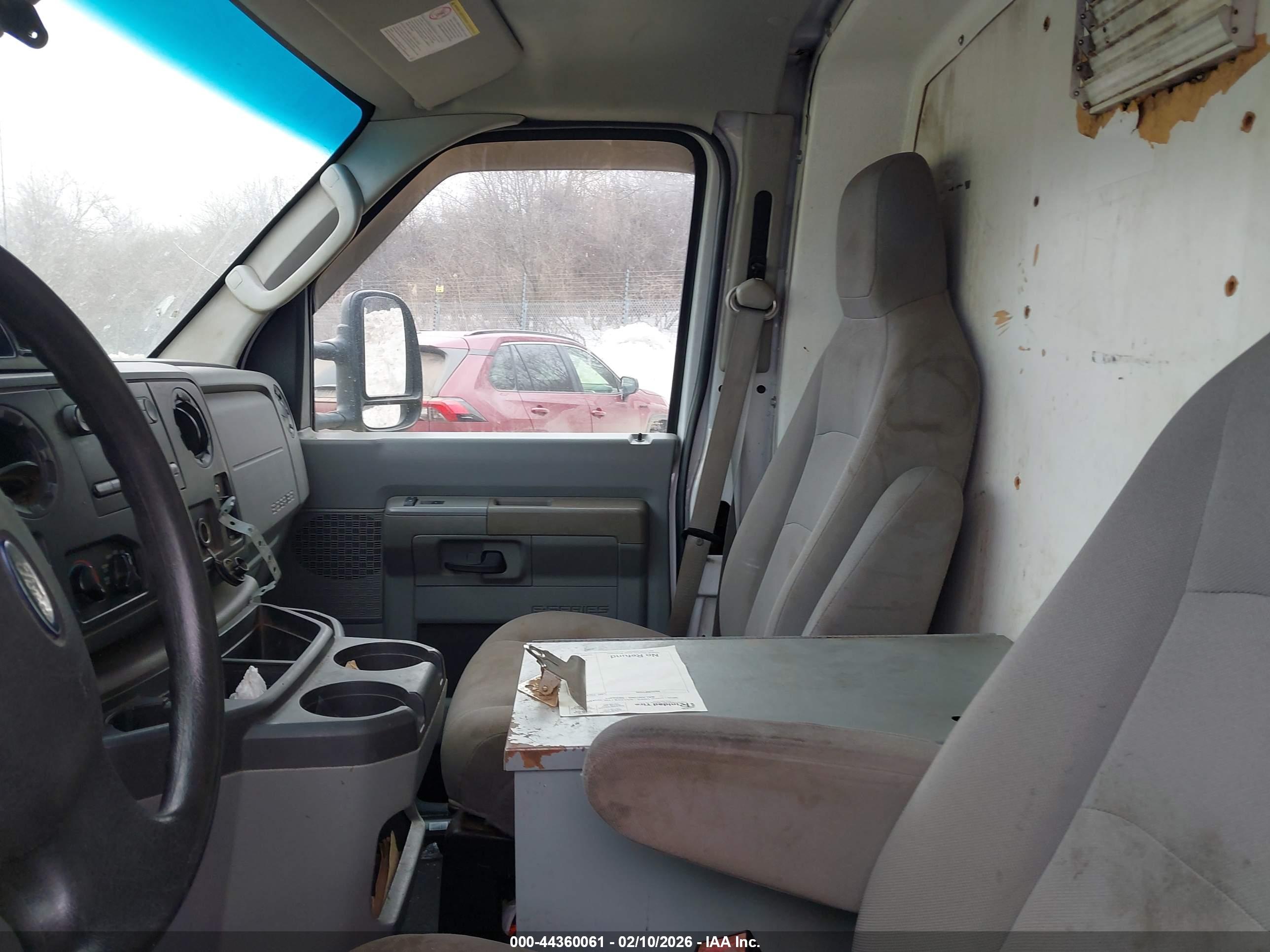 FORD E-350 image 8
