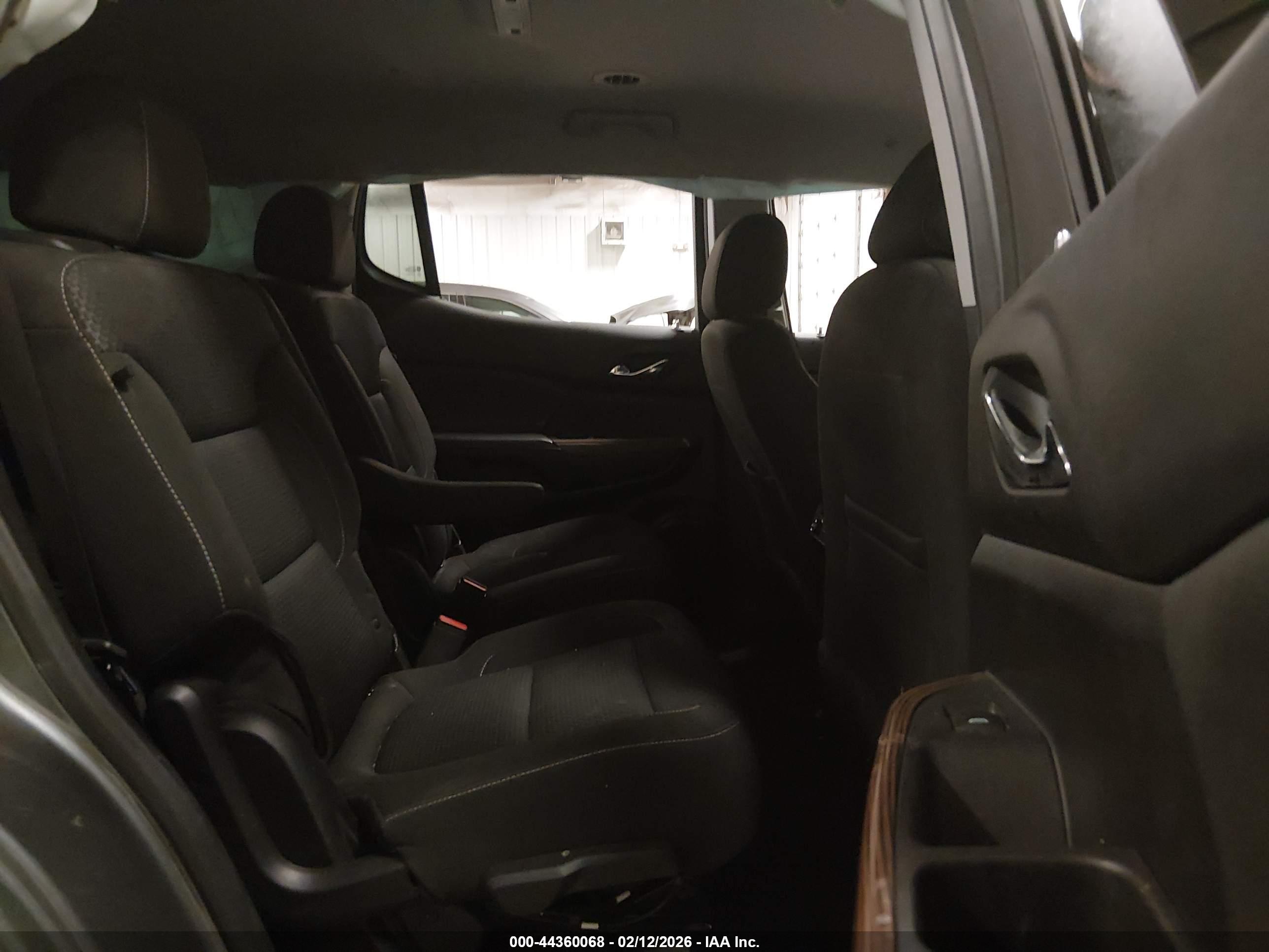GMC ACADIA image 8