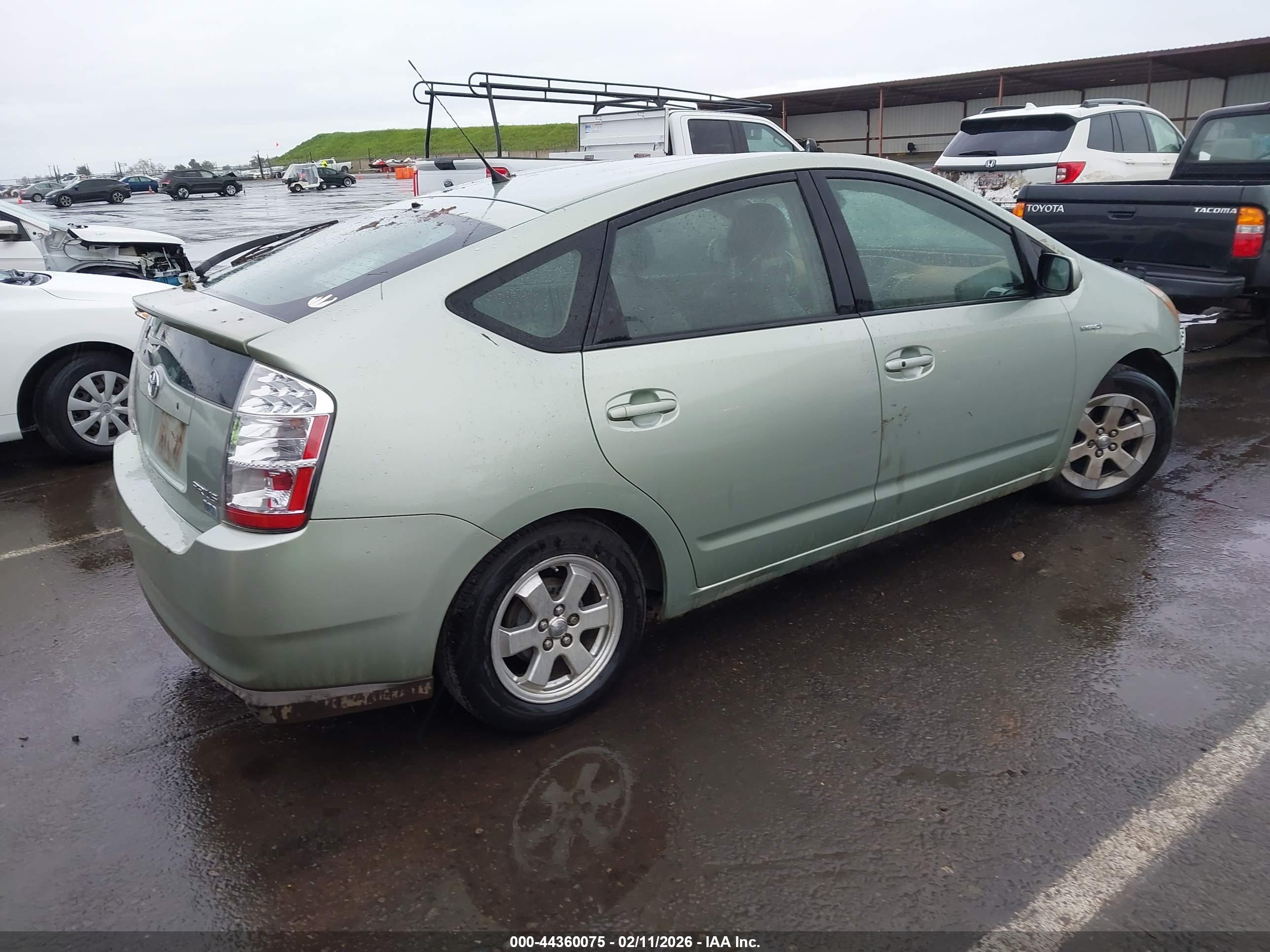 TOYOTA PRIUS image 4
