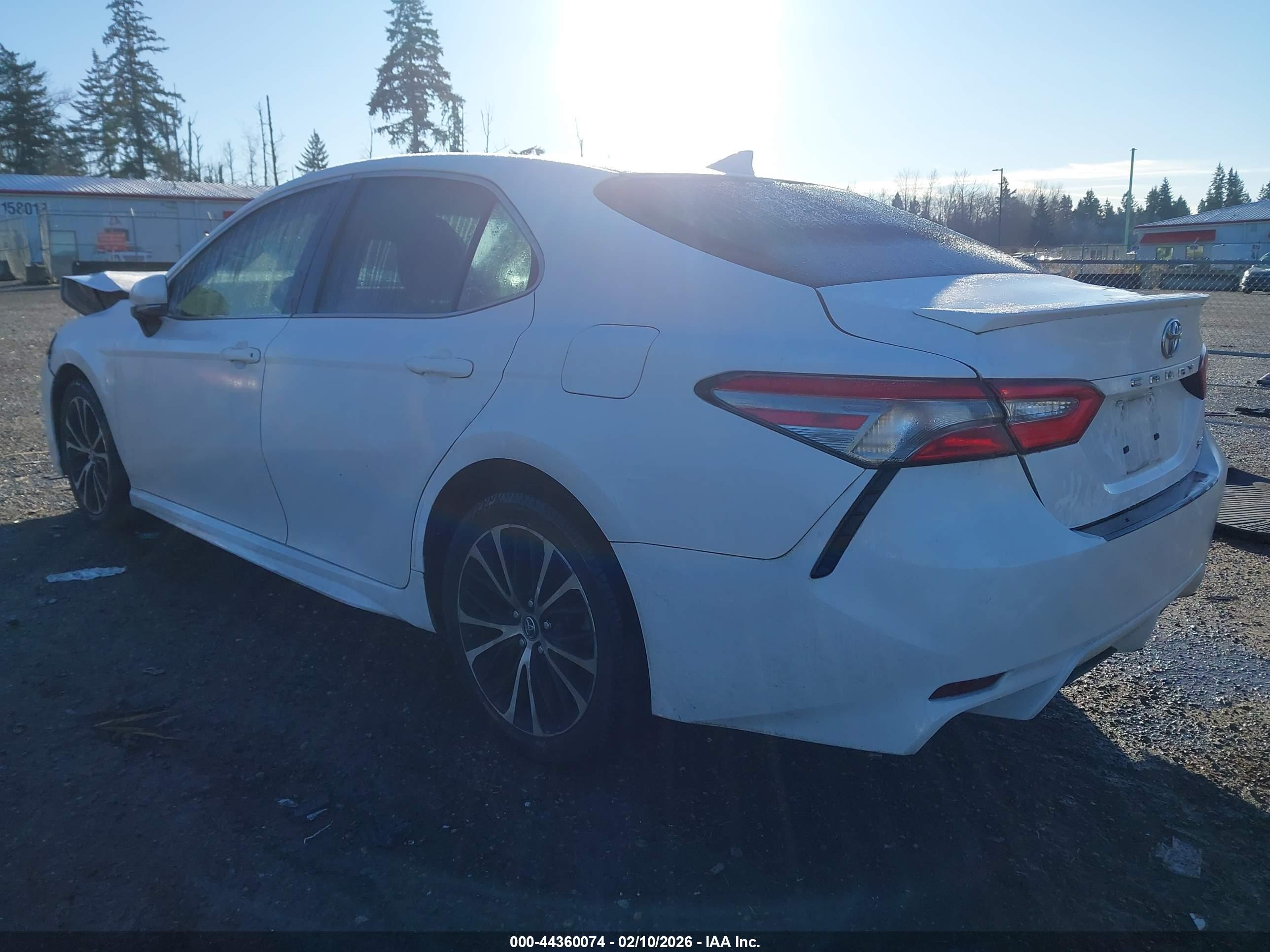 TOYOTA CAMRY image 3