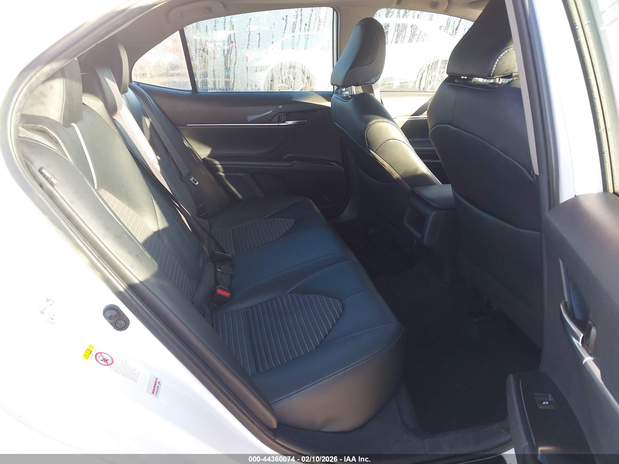 TOYOTA CAMRY image 8