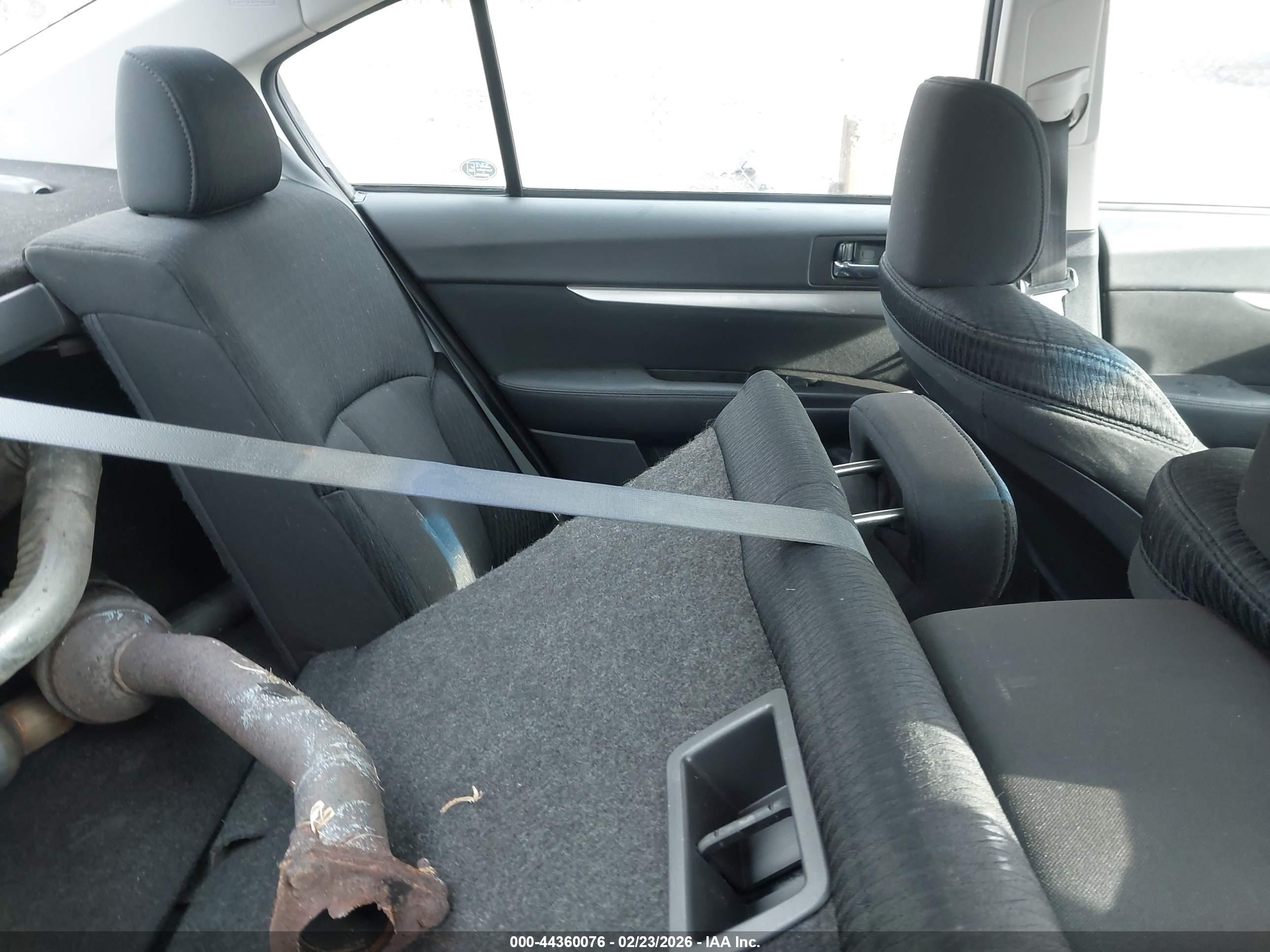 SUBARU LEGACY image 8