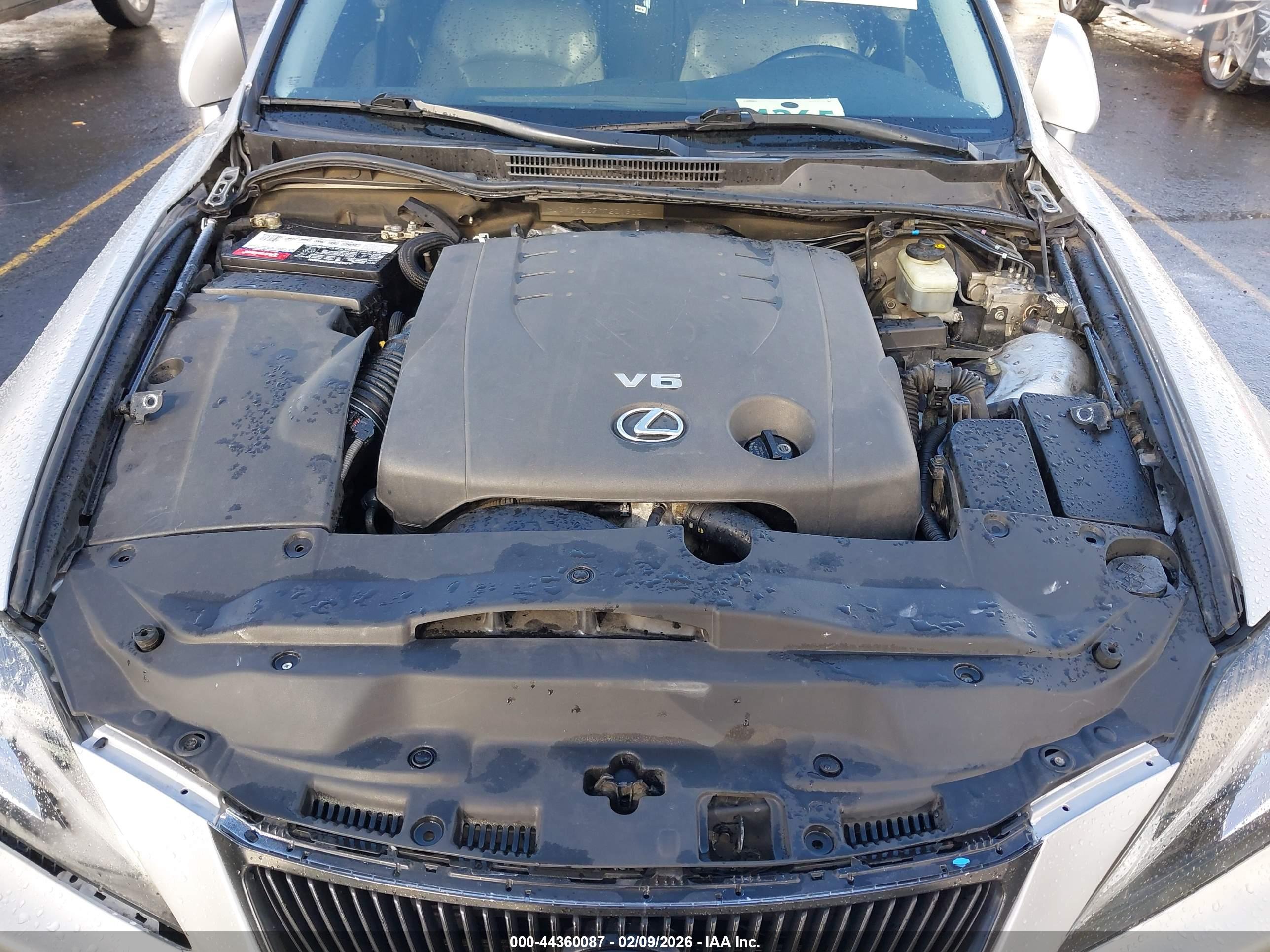 LEXUS IS image 10