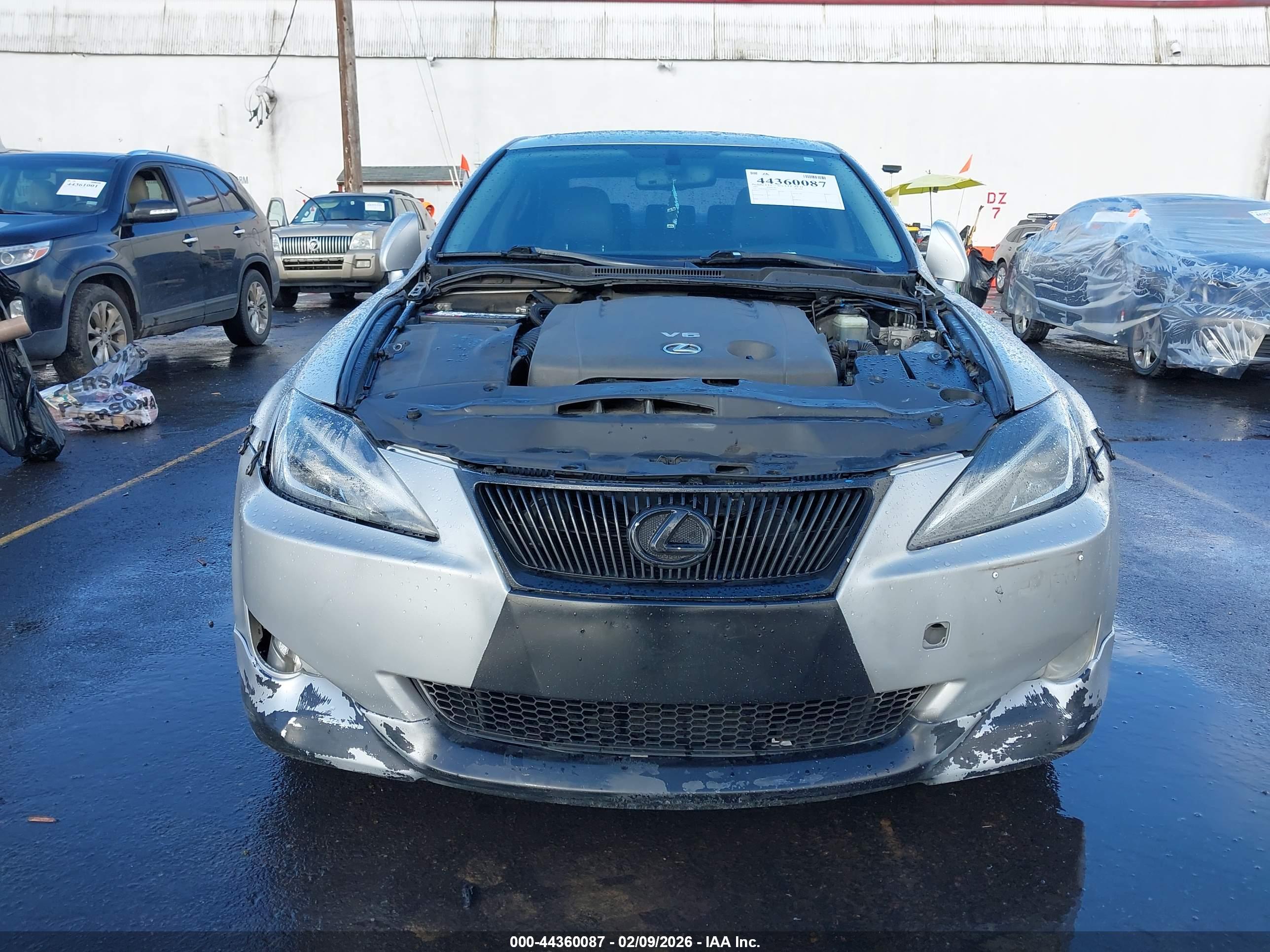 LEXUS IS image 6