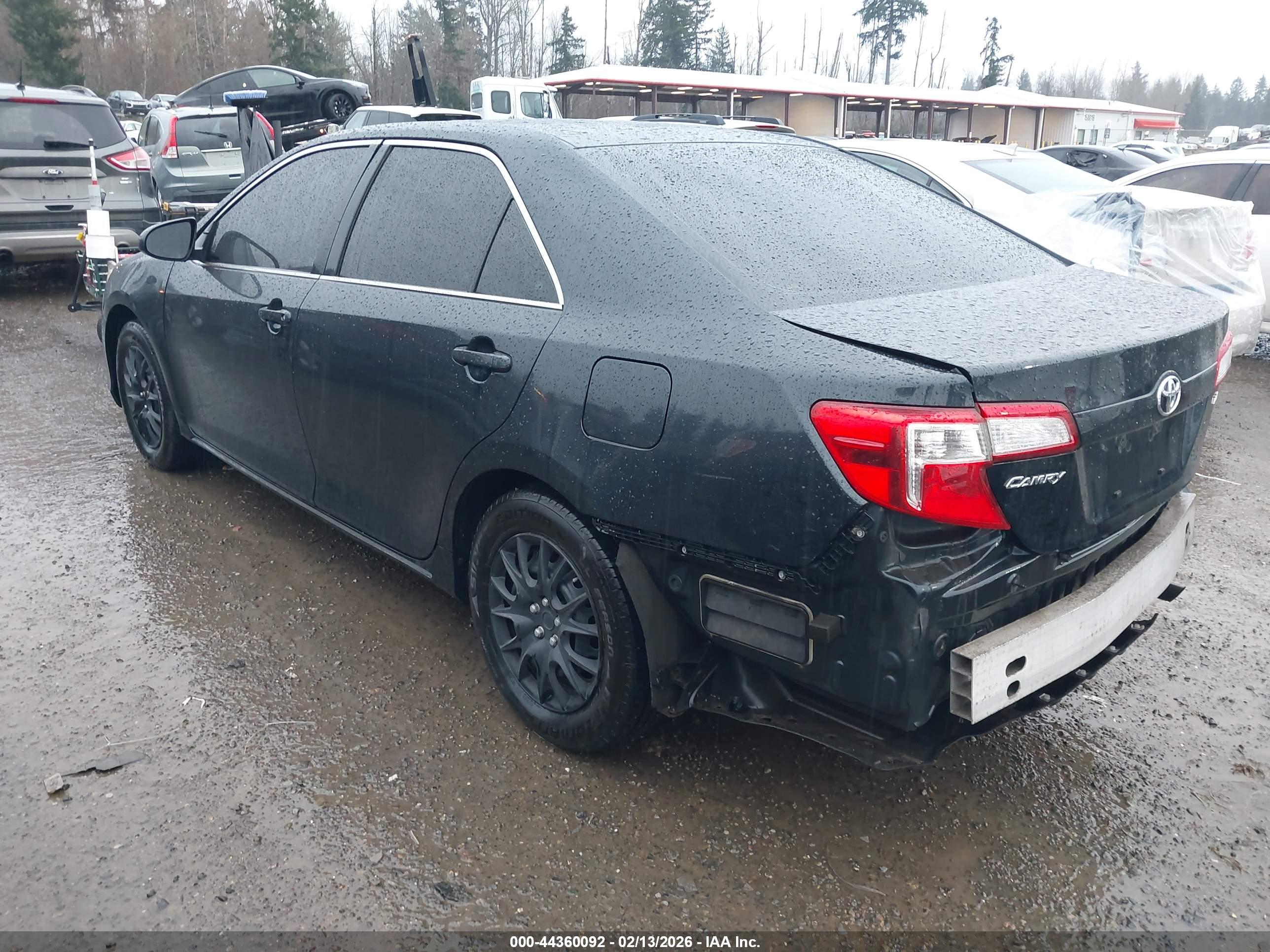 TOYOTA CAMRY image 3