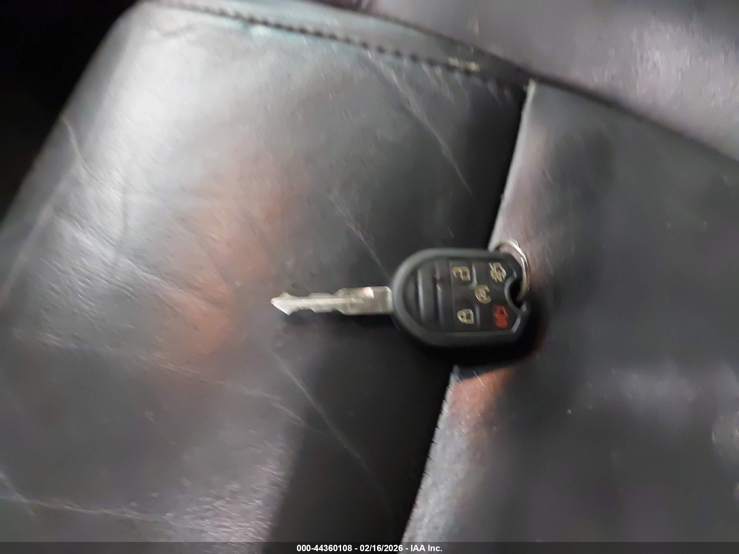 FORD EXPLORER image 11