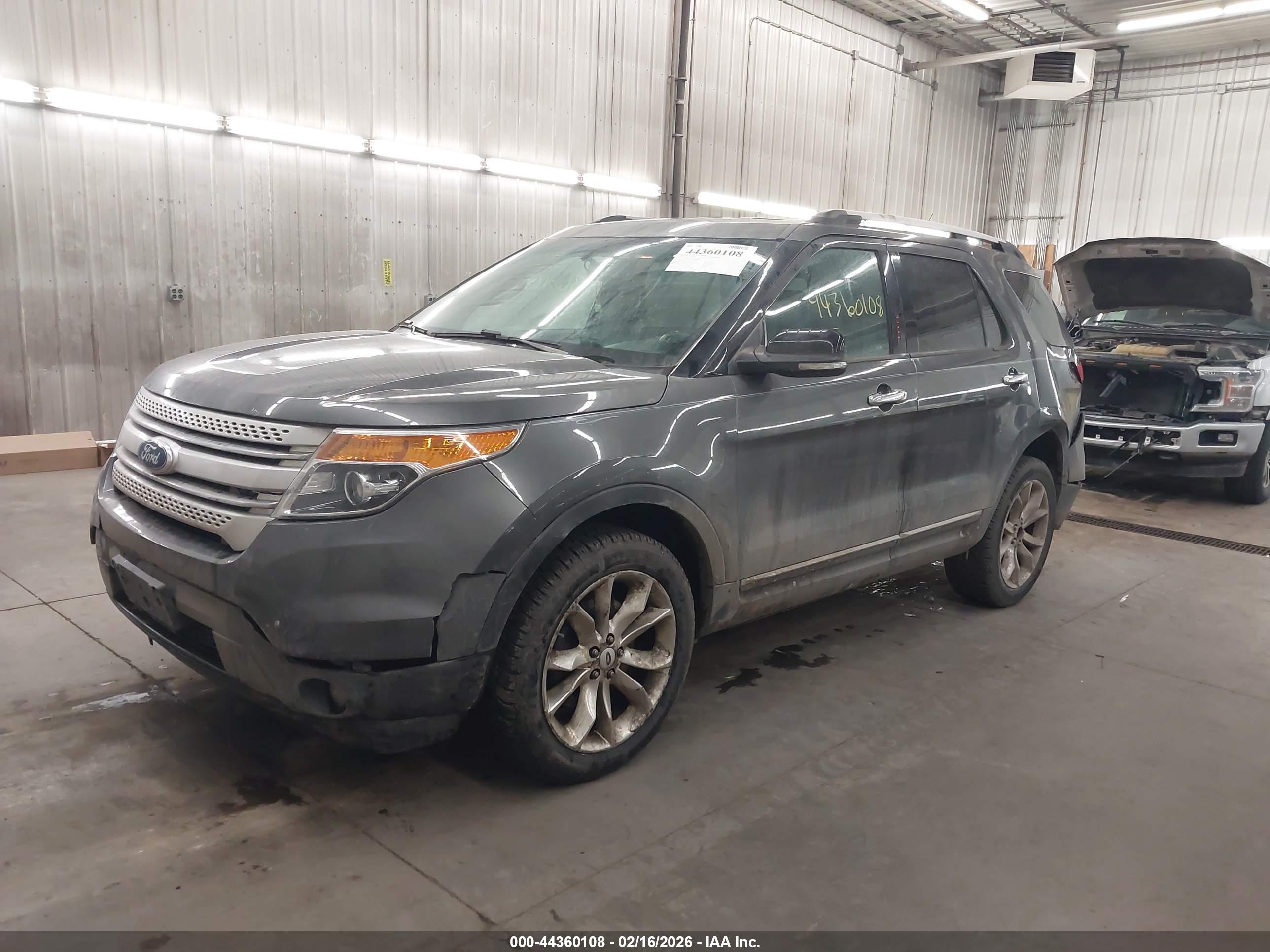 FORD EXPLORER image 2