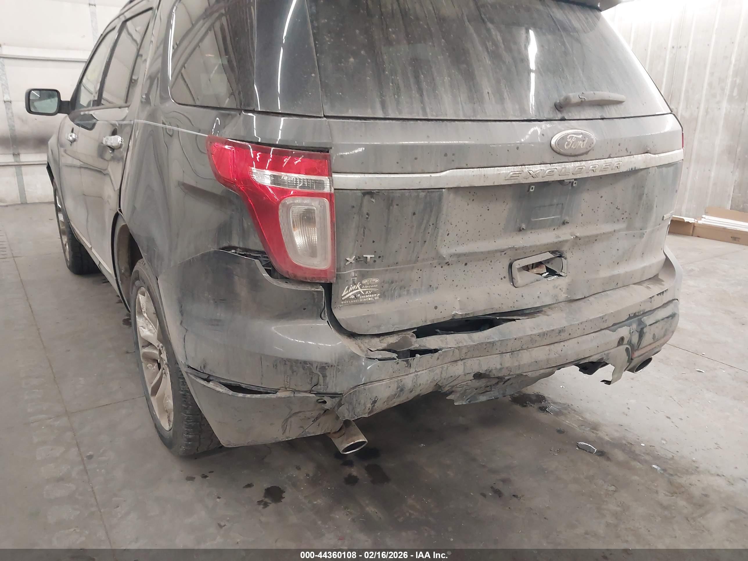 FORD EXPLORER image 6