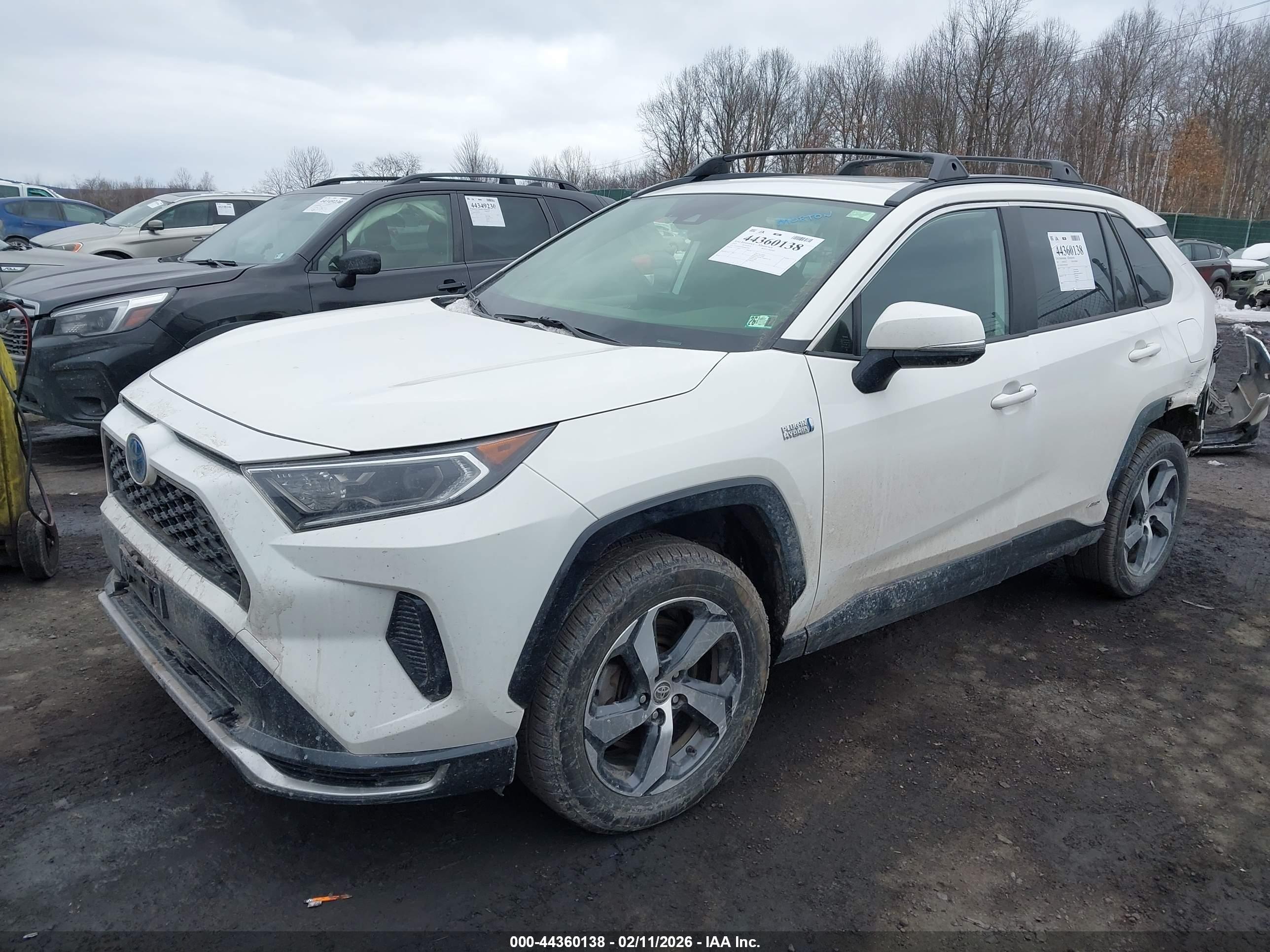 TOYOTA RAV4 image 2
