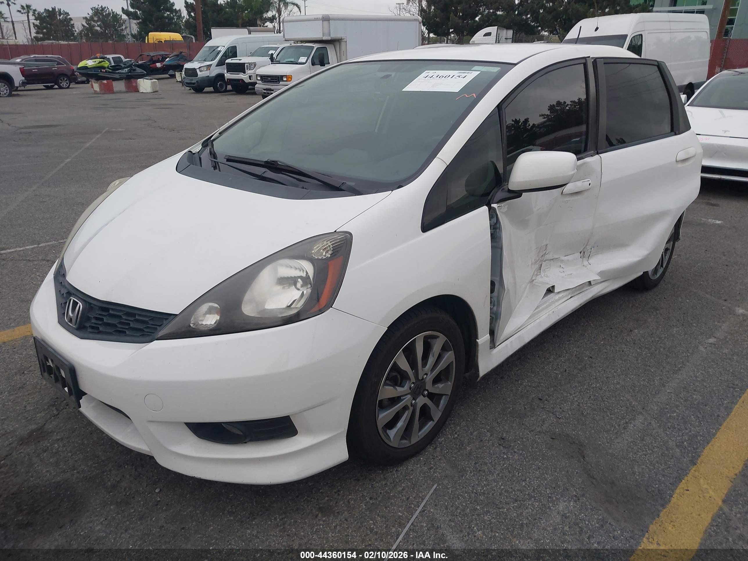 HONDA FIT image 2