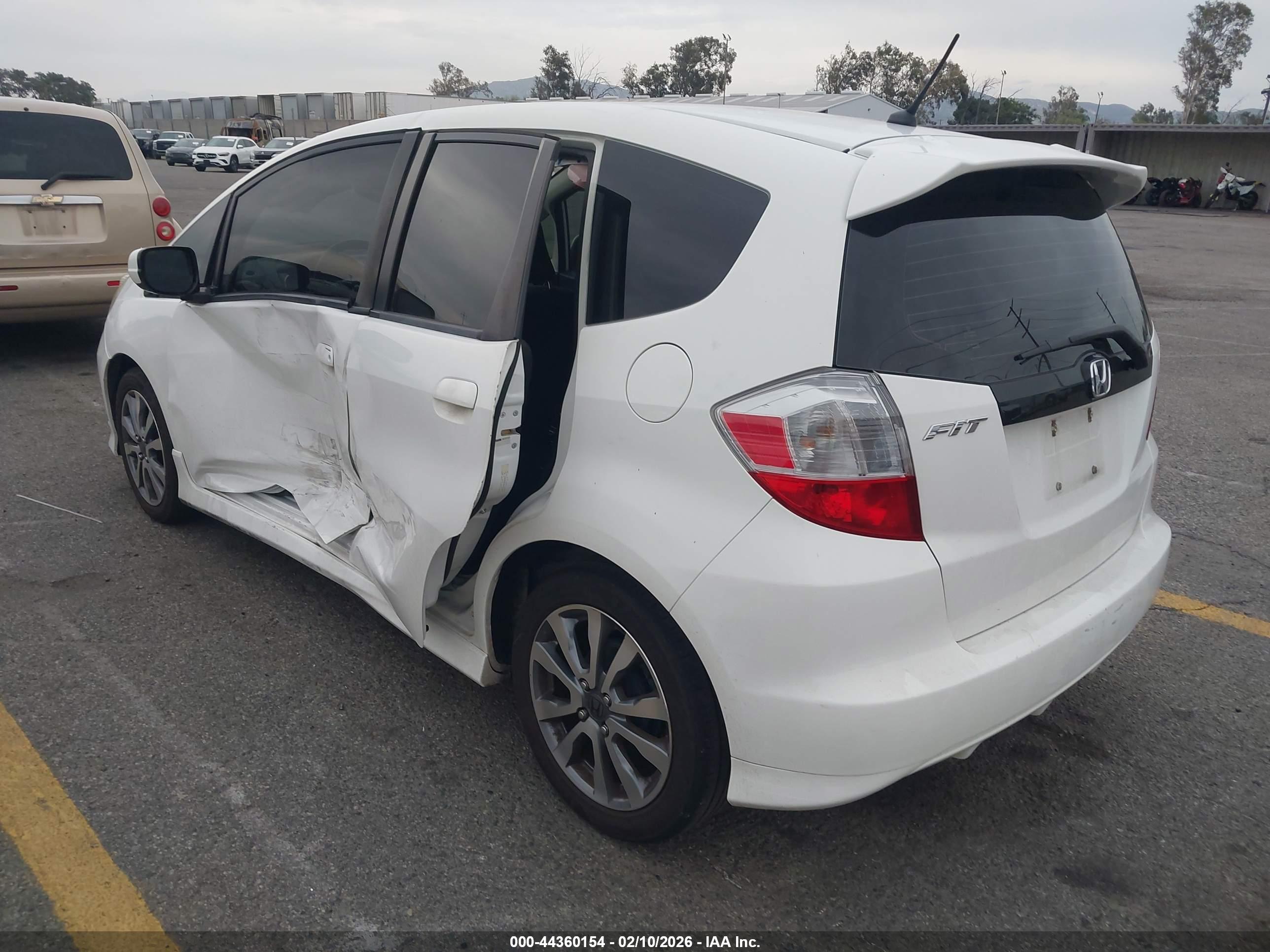 HONDA FIT image 3