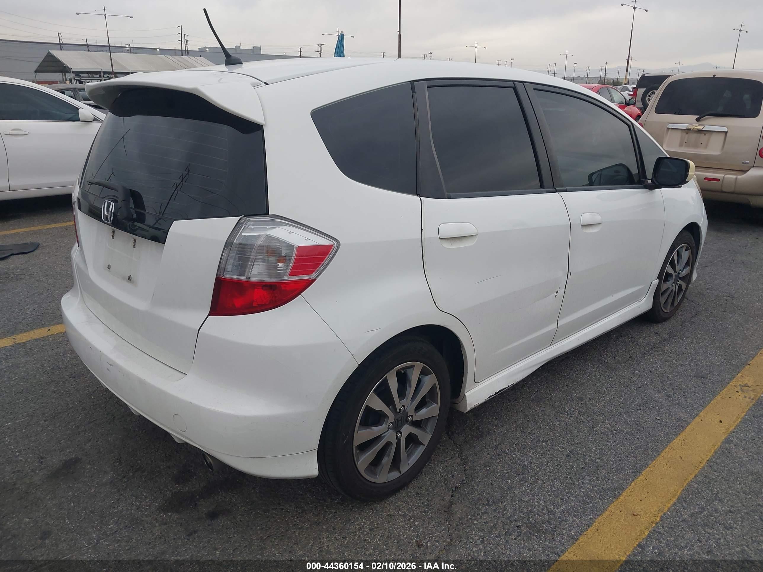 HONDA FIT image 4
