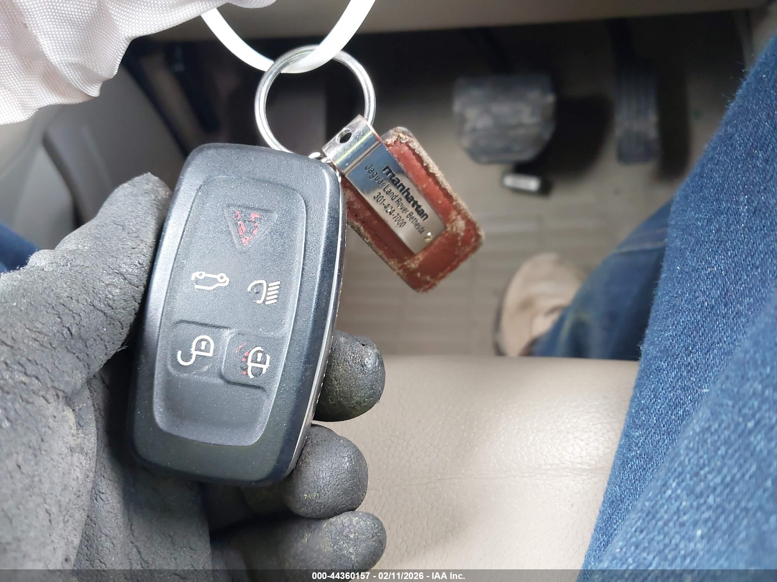 LAND ROVER image 11
