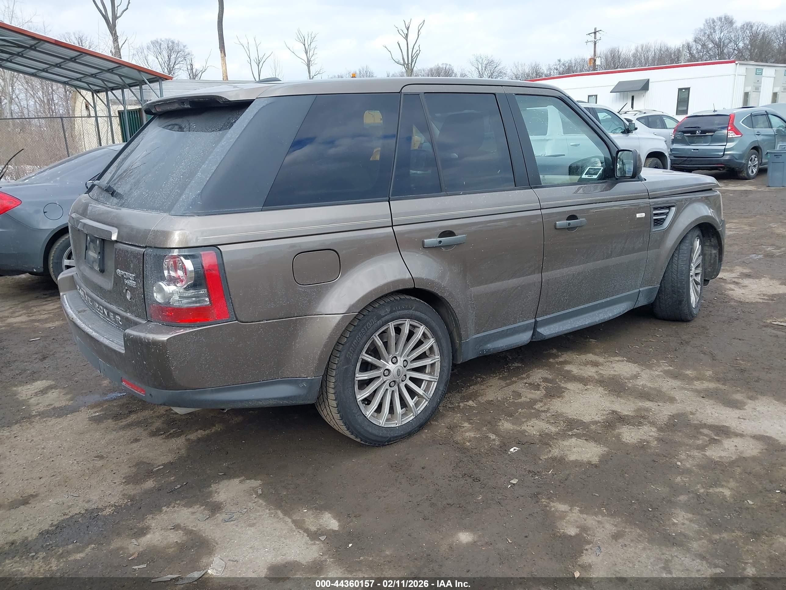 LAND ROVER image 4