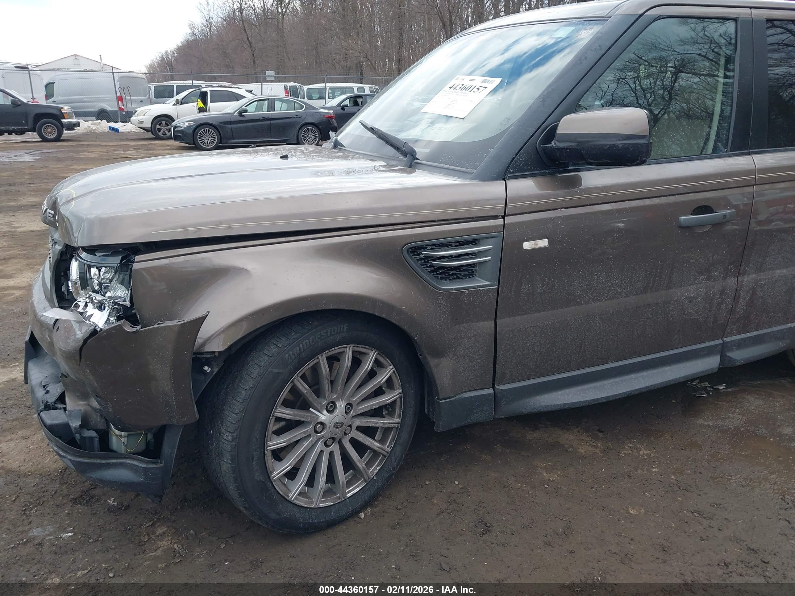 LAND ROVER image 6