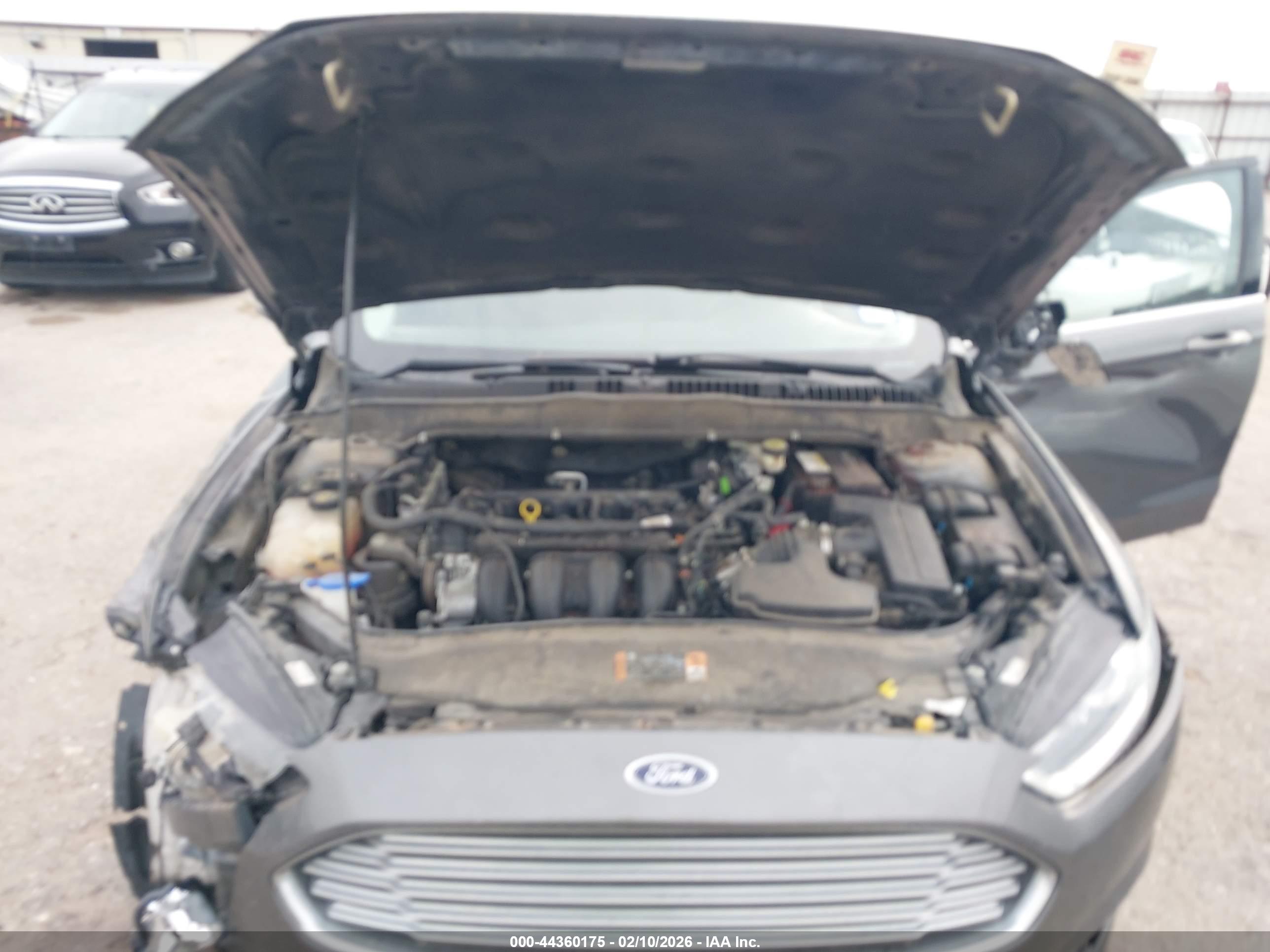 FORD FUSION image 10