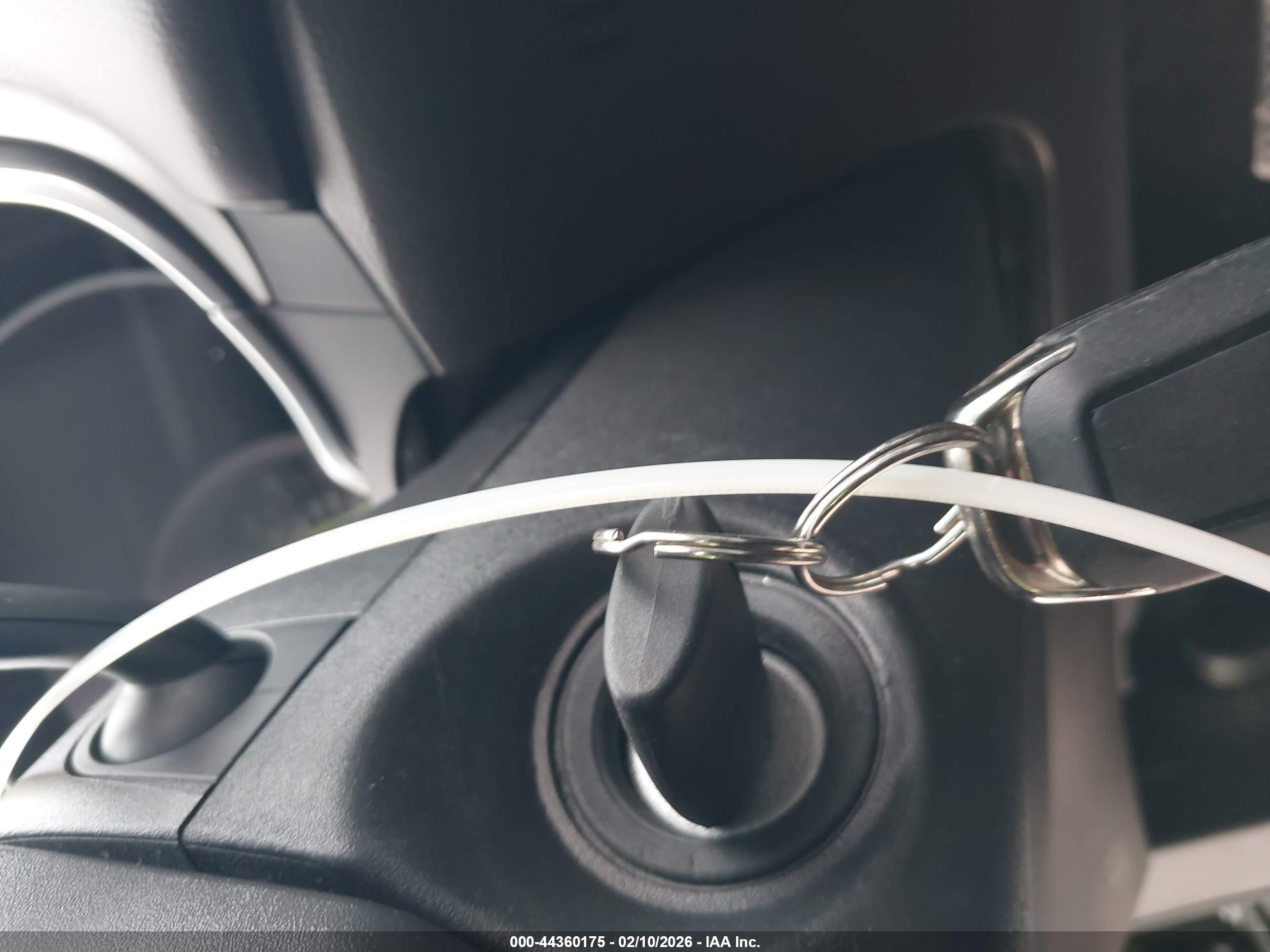 FORD FUSION image 11