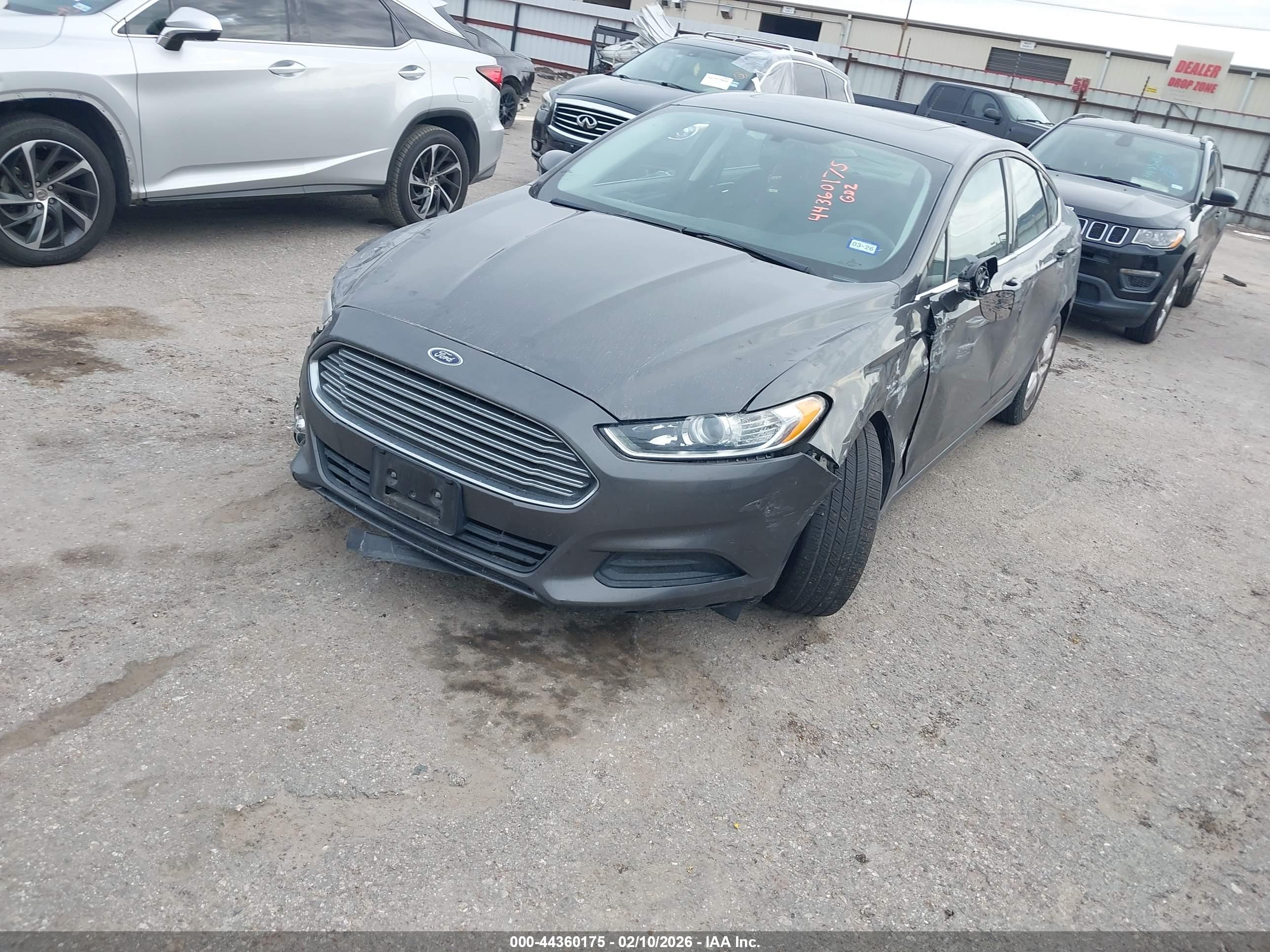 FORD FUSION image 2