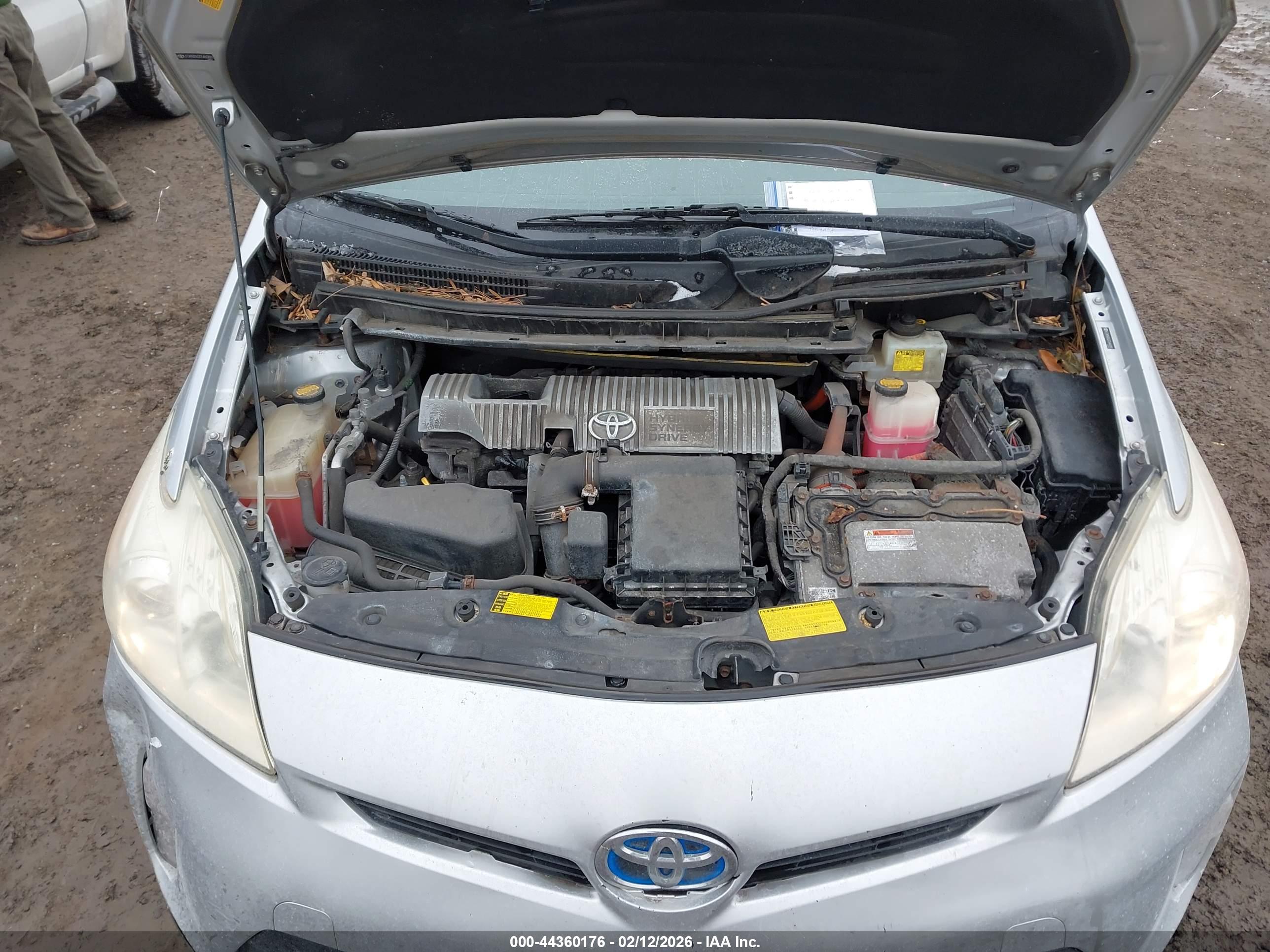 TOYOTA PRIUS image 10